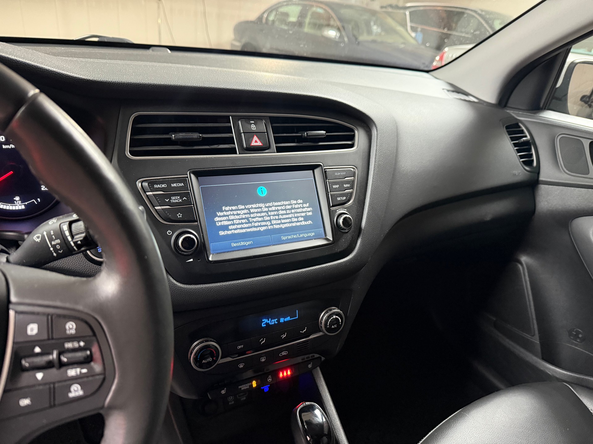 HYUNDAI i20 Active 1.0 T-GDi Vertex DCT-image-12