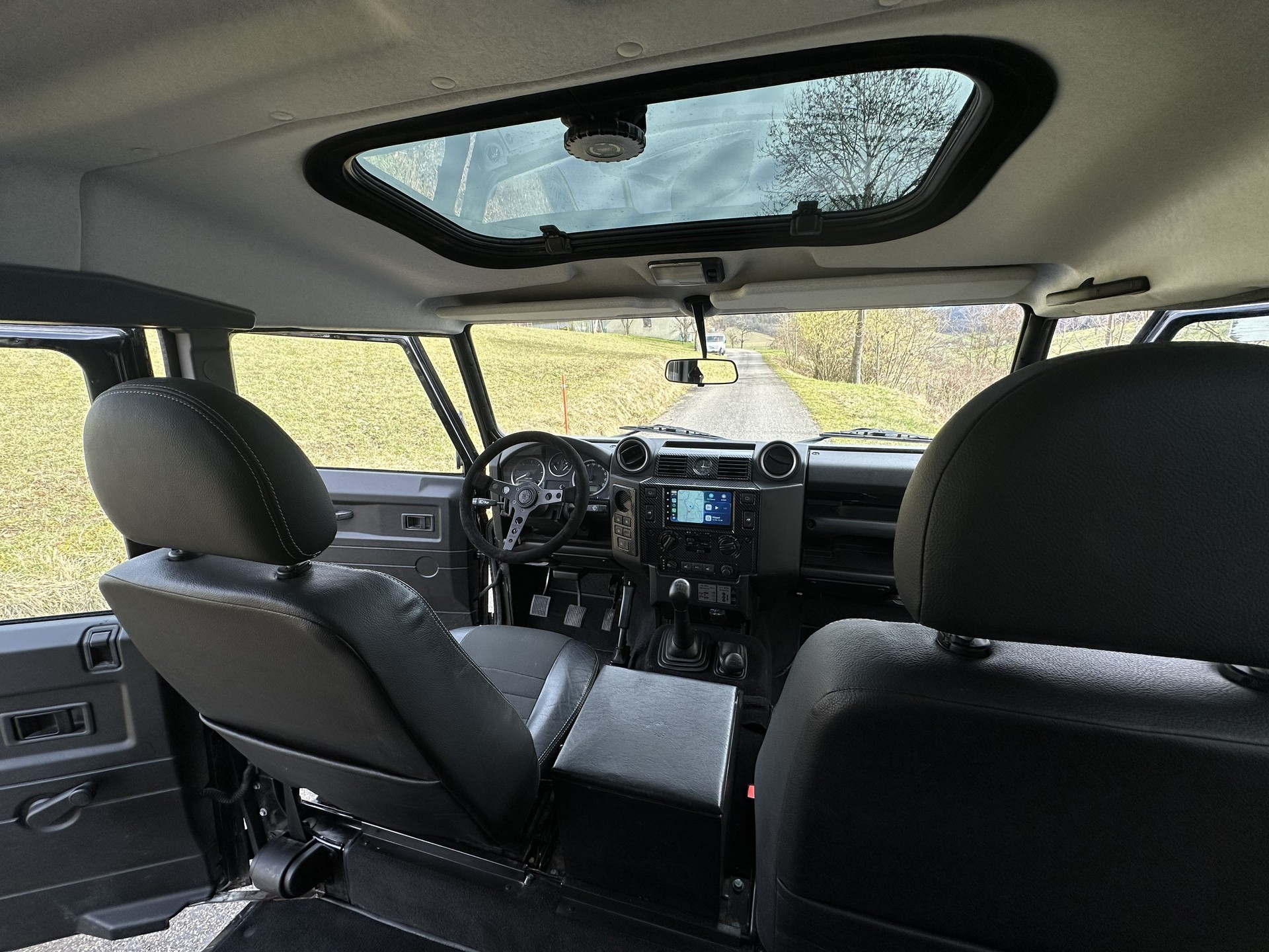 LAND ROVER DEFENDER-image-11