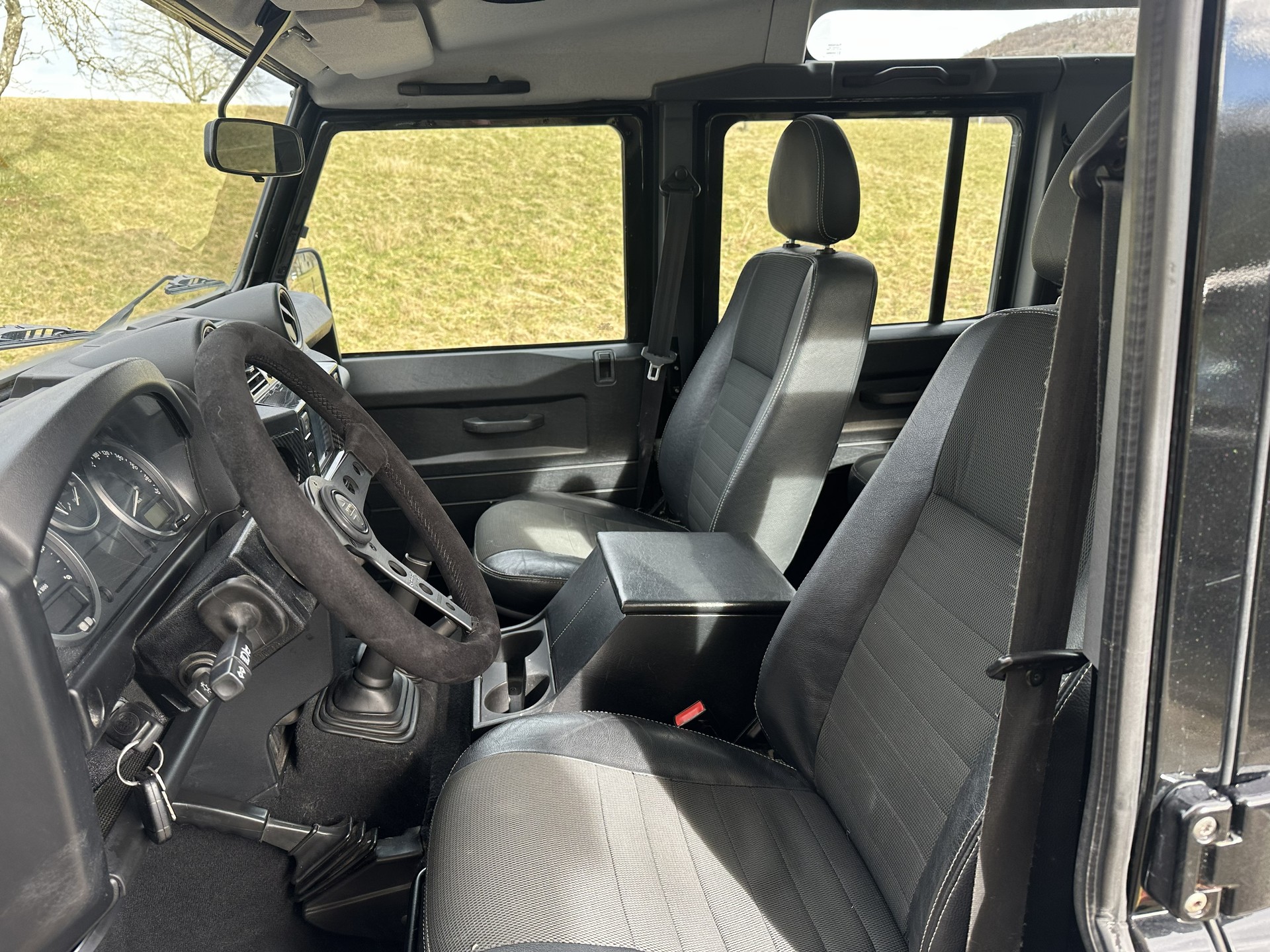LAND ROVER DEFENDER-image-12