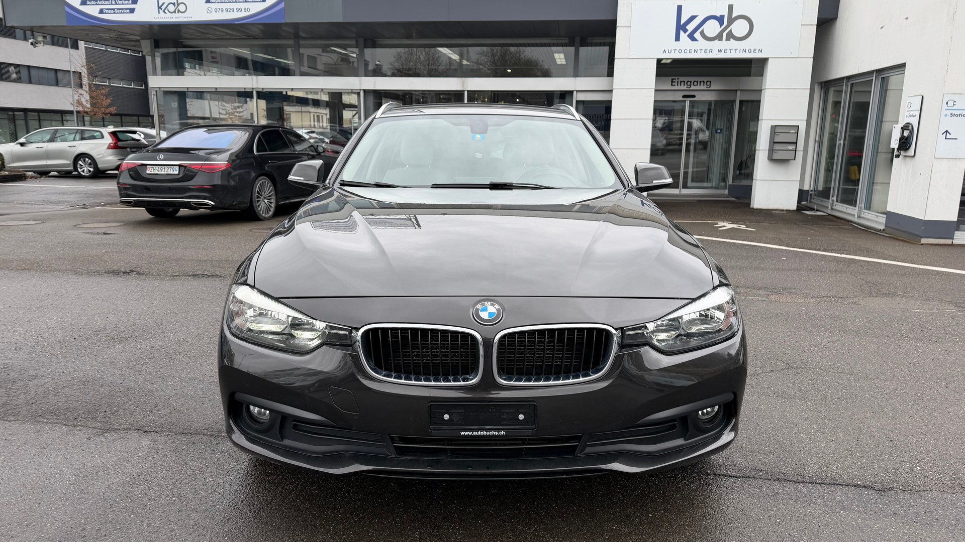 BMW 320d xDrive Touring Luxury Line-image-1