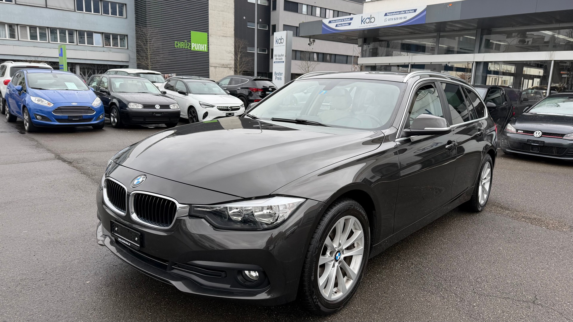 BMW 320d xDrive Touring Luxury Line-image-0