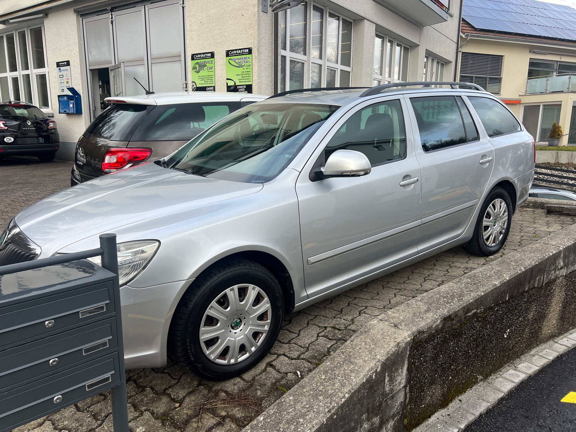 SKODA Octavia Combi 1.6 TDI Clever "mit Garantie möglich"-image-2