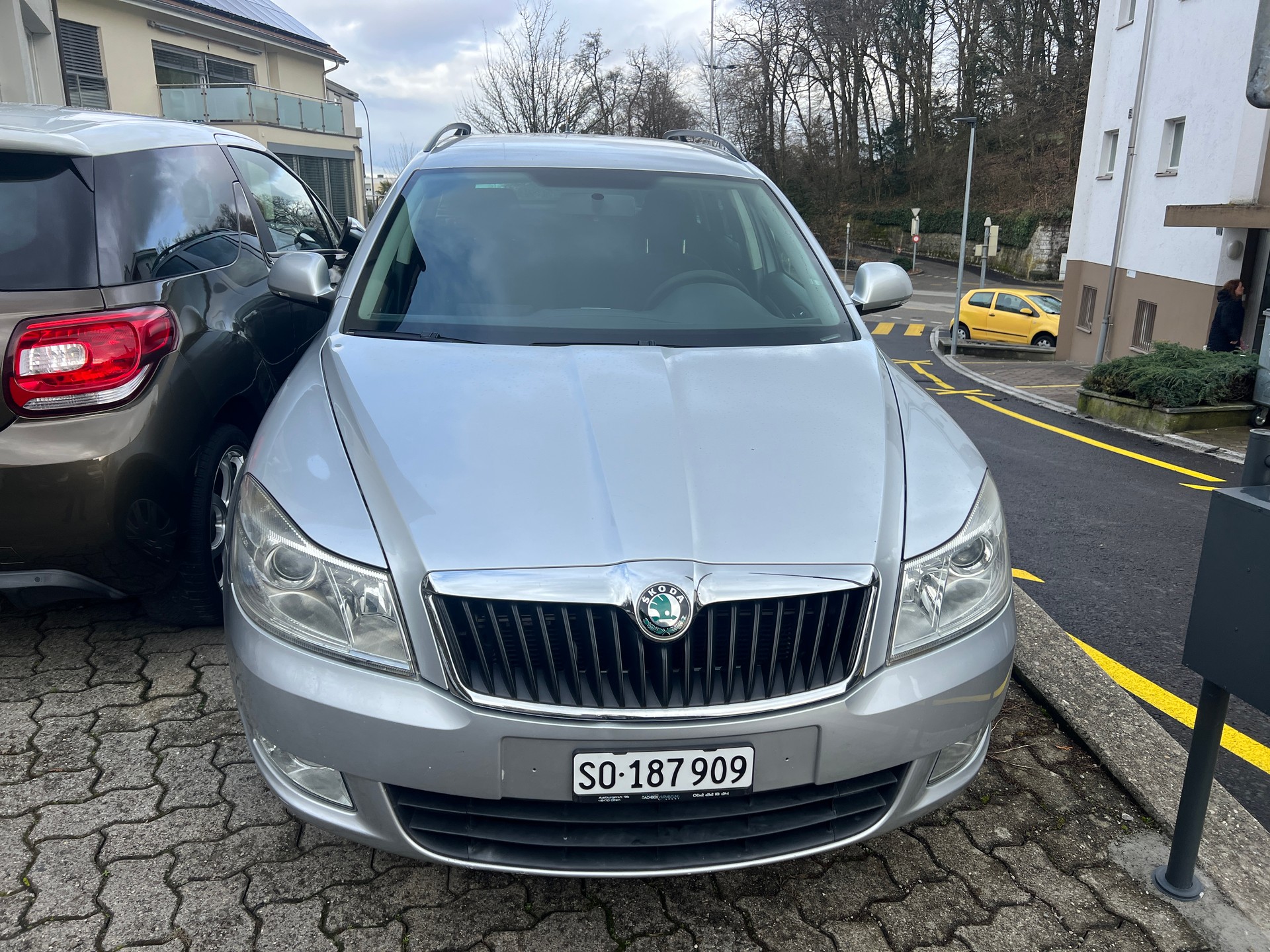 SKODA Octavia Combi 1.6 TDI Clever "mit Garantie möglich"-image-3