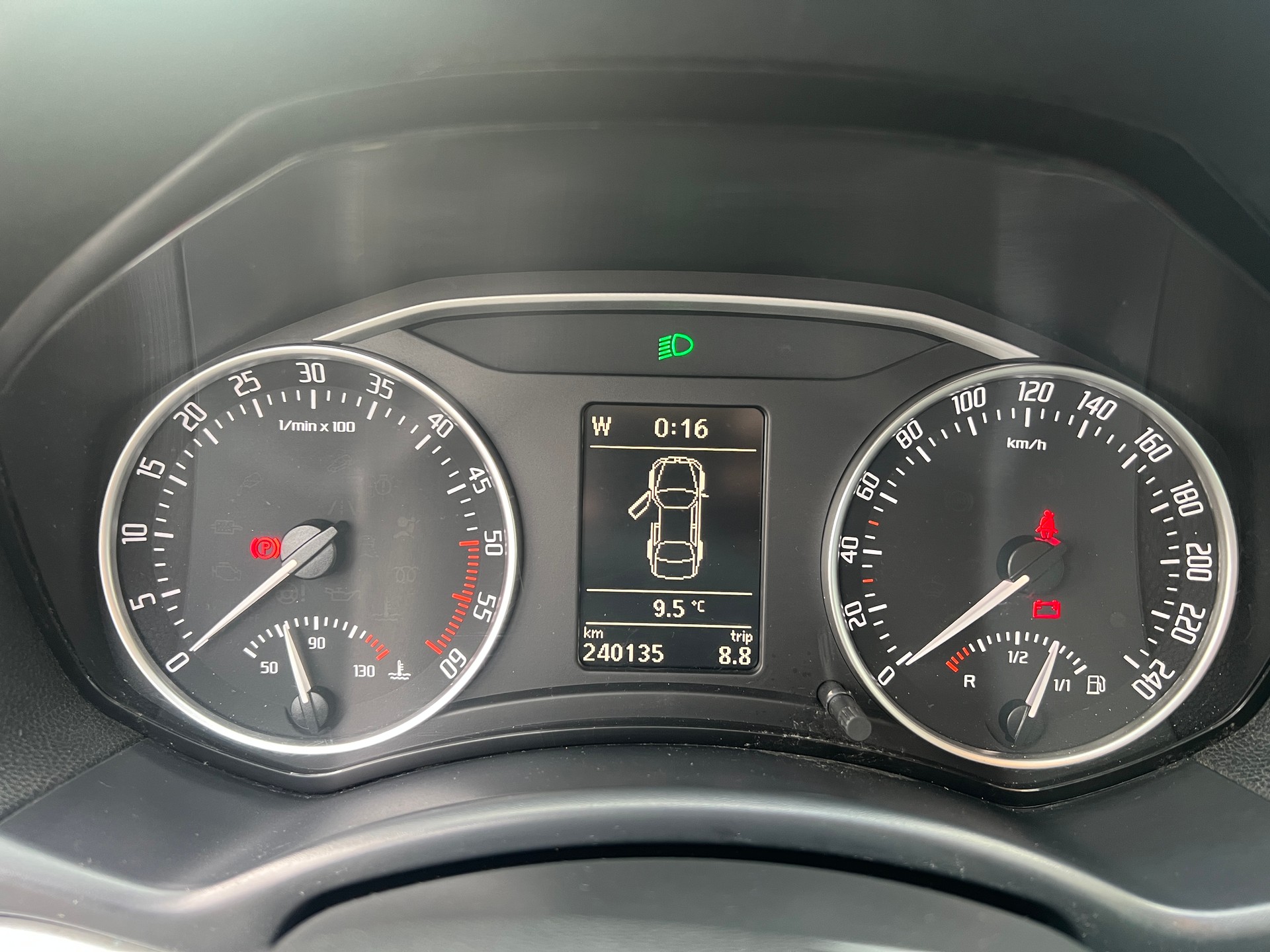 SKODA Octavia Combi 1.6 TDI Clever "mit Garantie möglich"-image-5