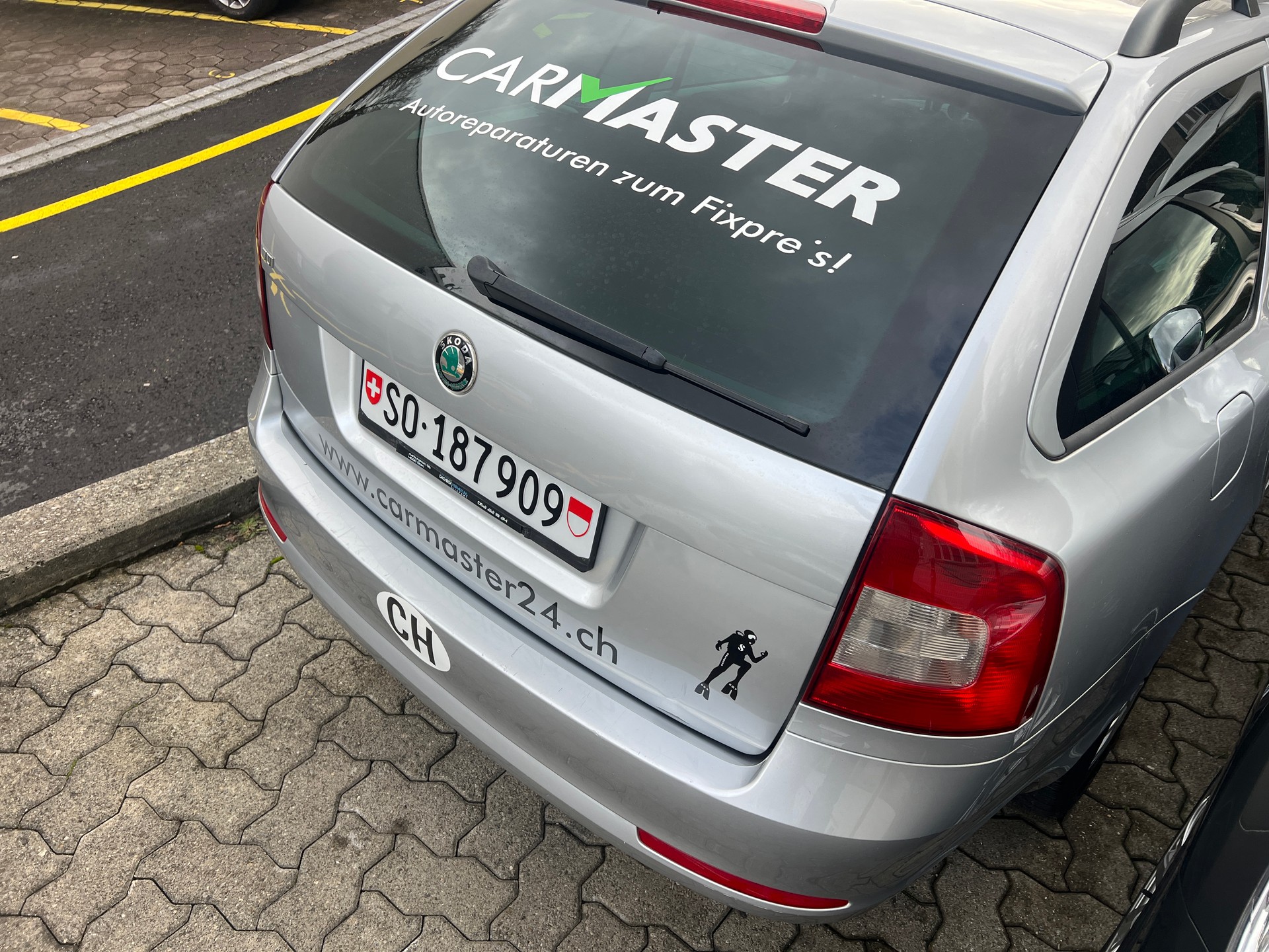 SKODA Octavia Combi 1.6 TDI Clever "mit Garantie möglich"-image-4