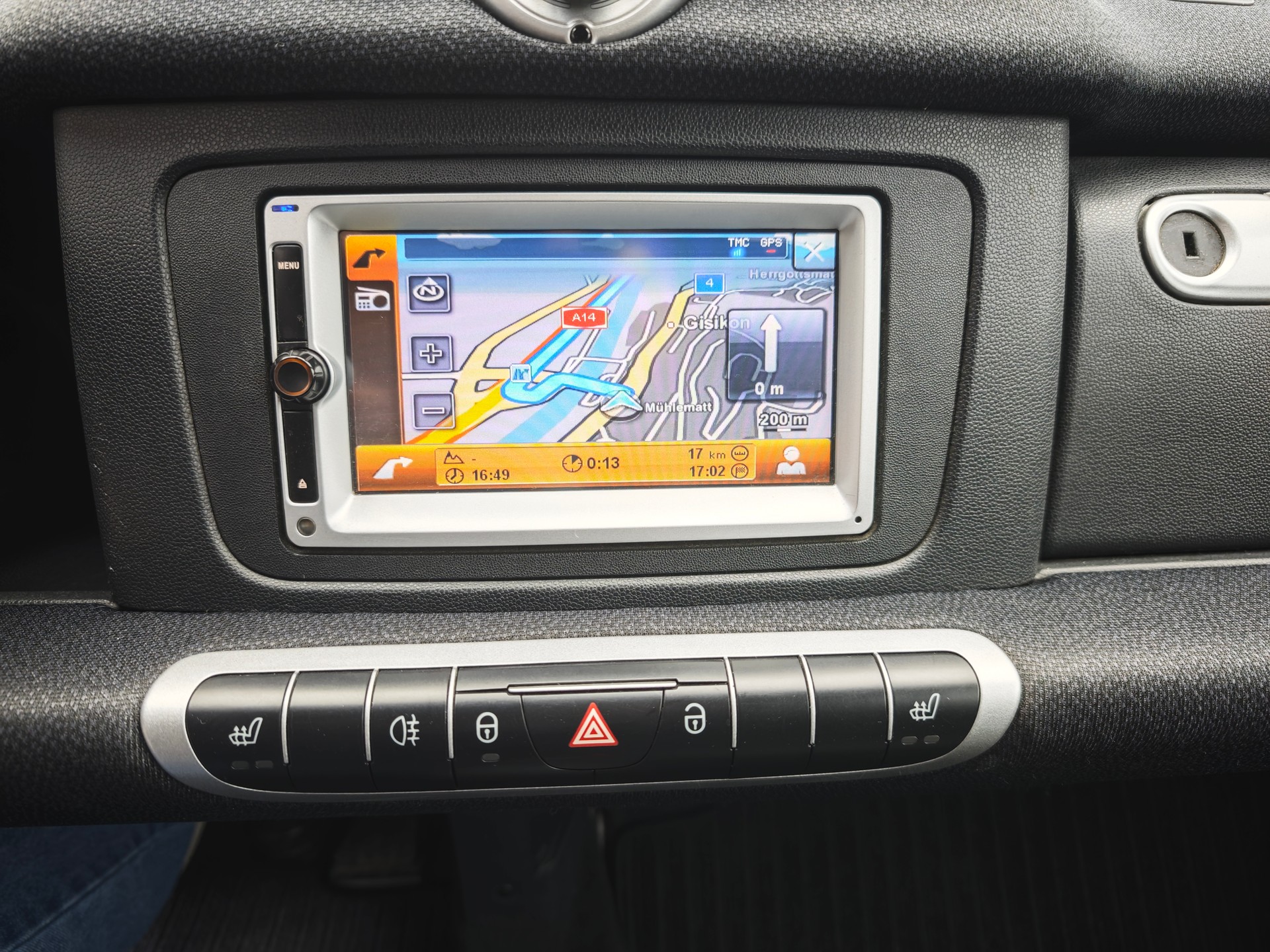 SMART FORTWO-image-12