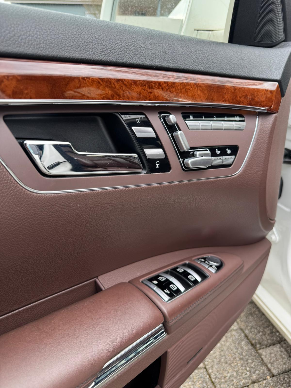 MERCEDES-BENZ S 500 4Matic 7G-Tronic-image-13