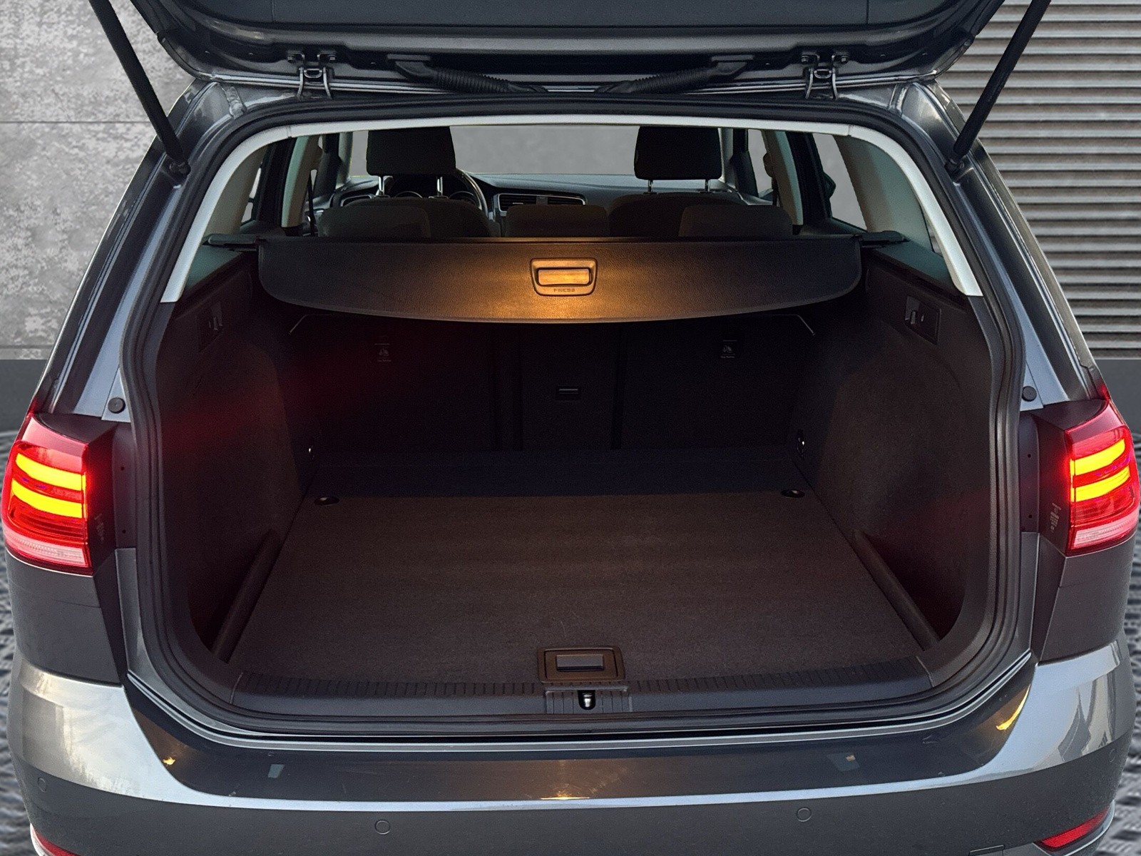 VW Golf Variant 1.4 TSI Comfortline DSG-image-14