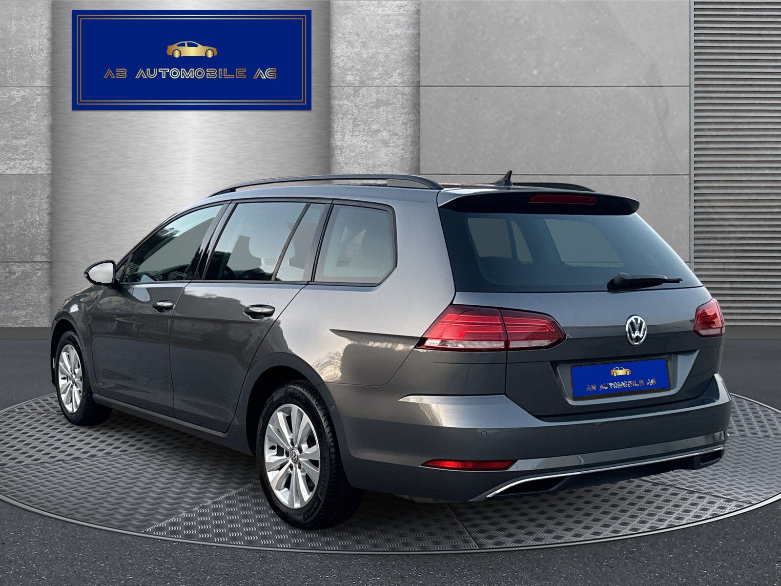 VW Golf Variant 1.4 TSI Comfortline DSG-image-4