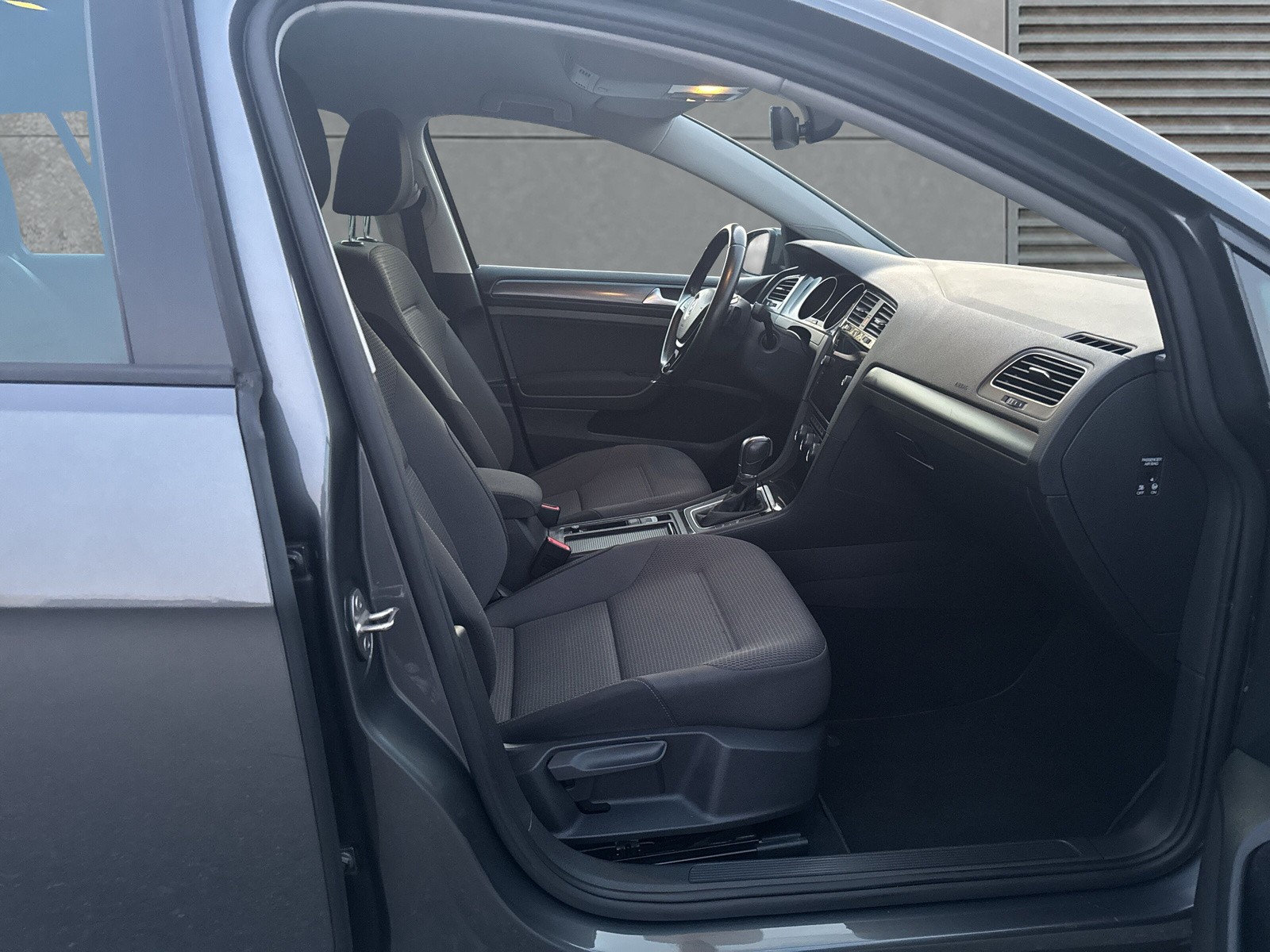 VW Golf Variant 1.4 TSI Comfortline DSG-image-9