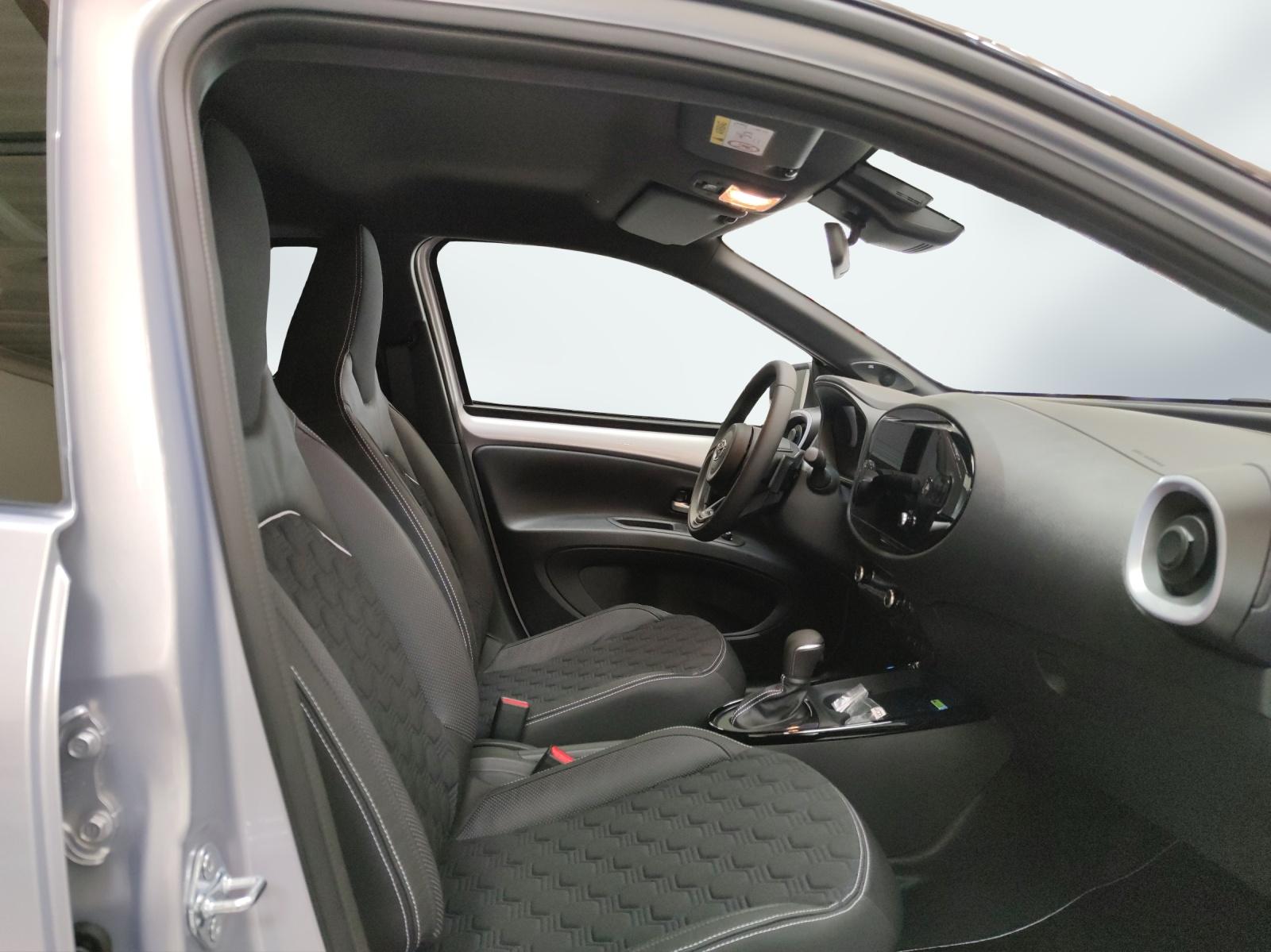 TOYOTA Aygo X 1.0 VVT-i JBL Edition-image-9