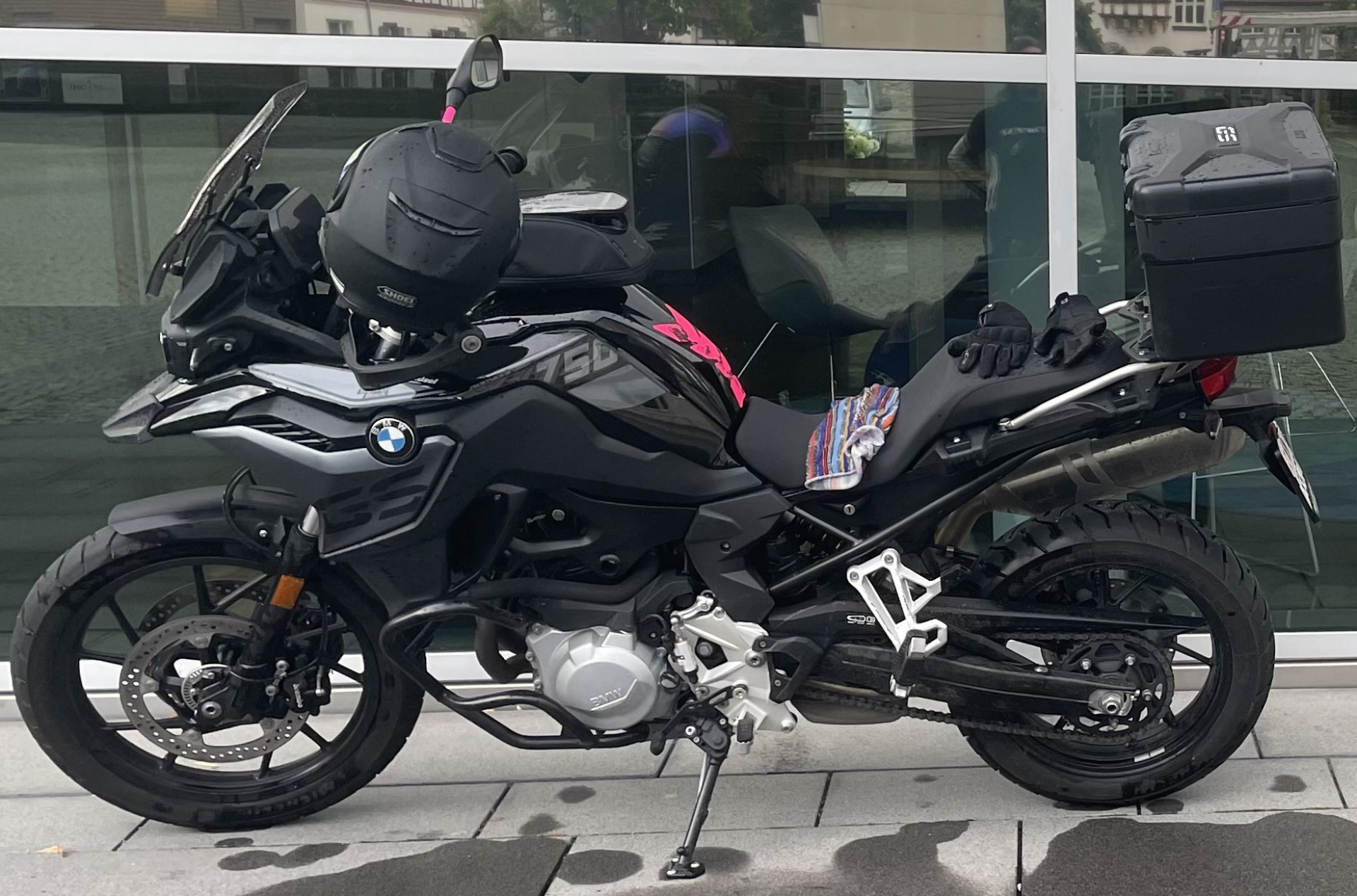 BMW F 750 GS Triple Black-showroom-element-1