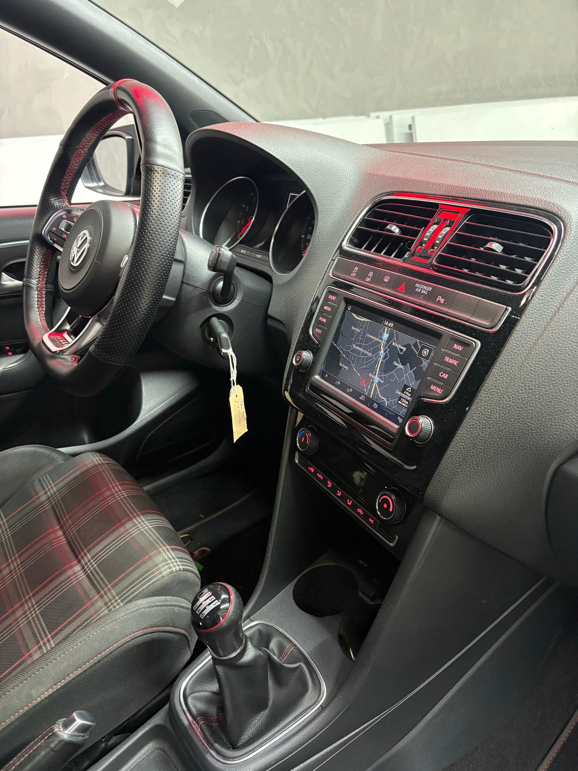 VW Polo 1.8 TSI GTI-image-6