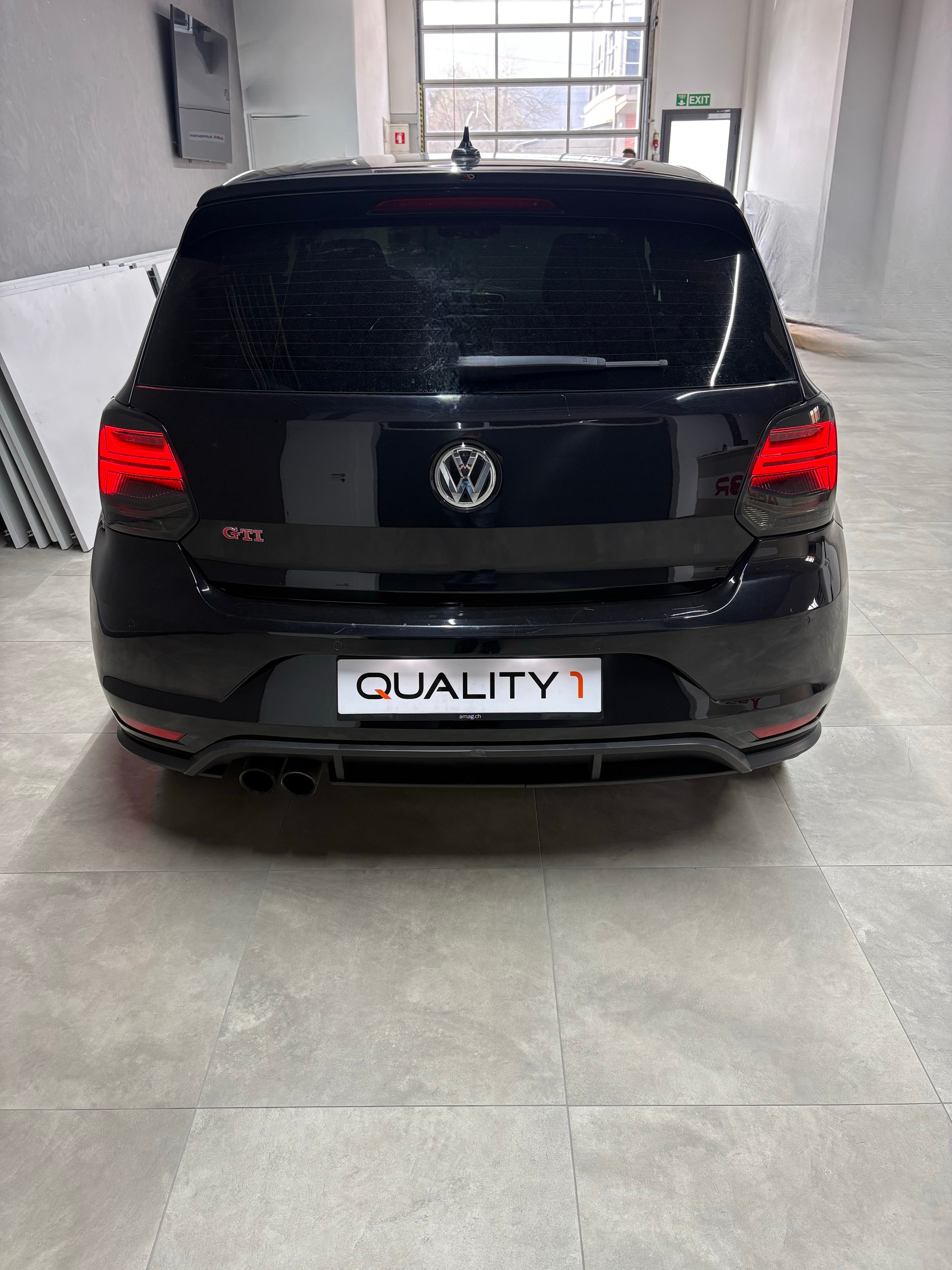 VW Polo 1.8 TSI GTI-image-4