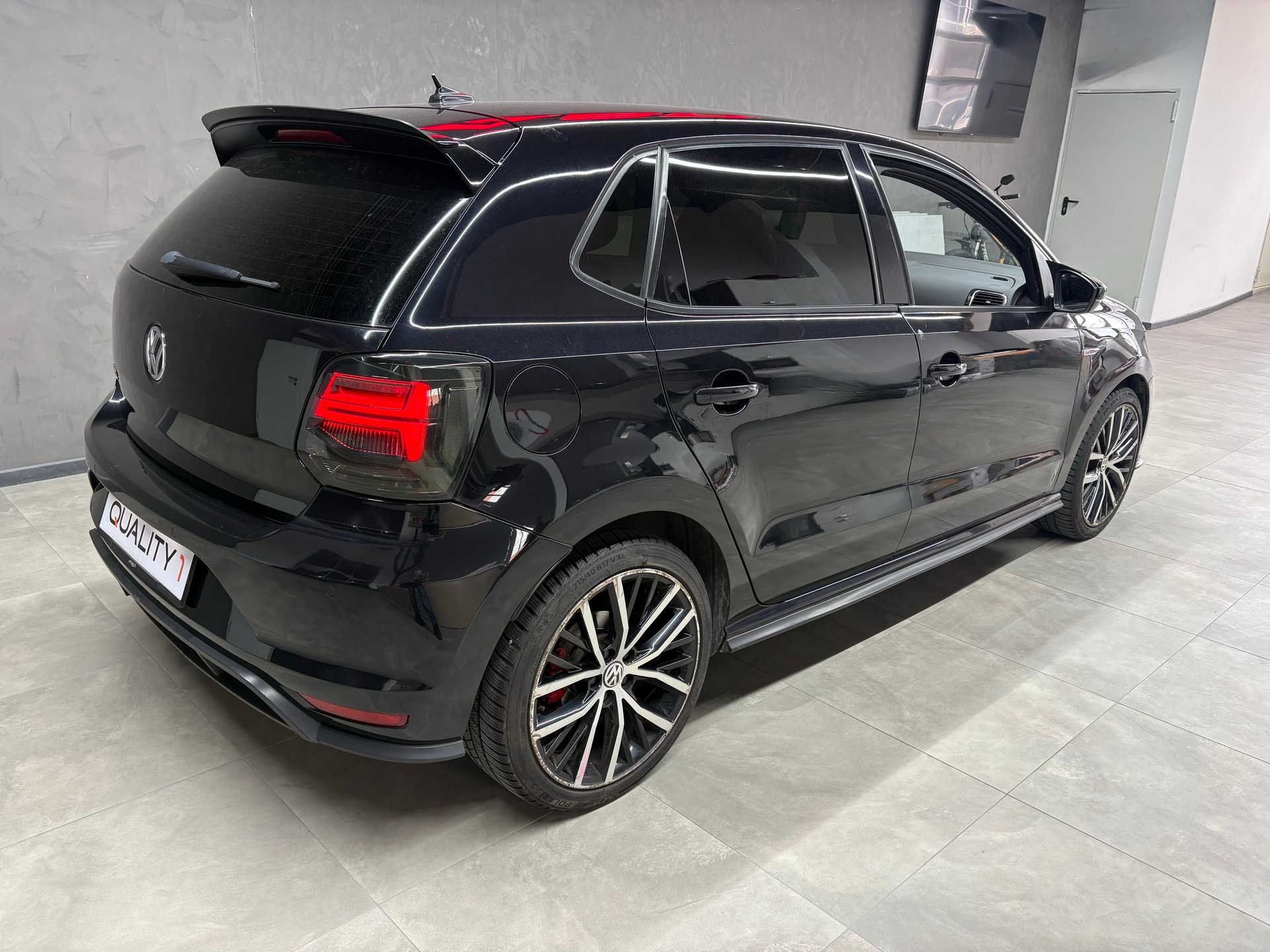 VW Polo 1.8 TSI GTI-image-3