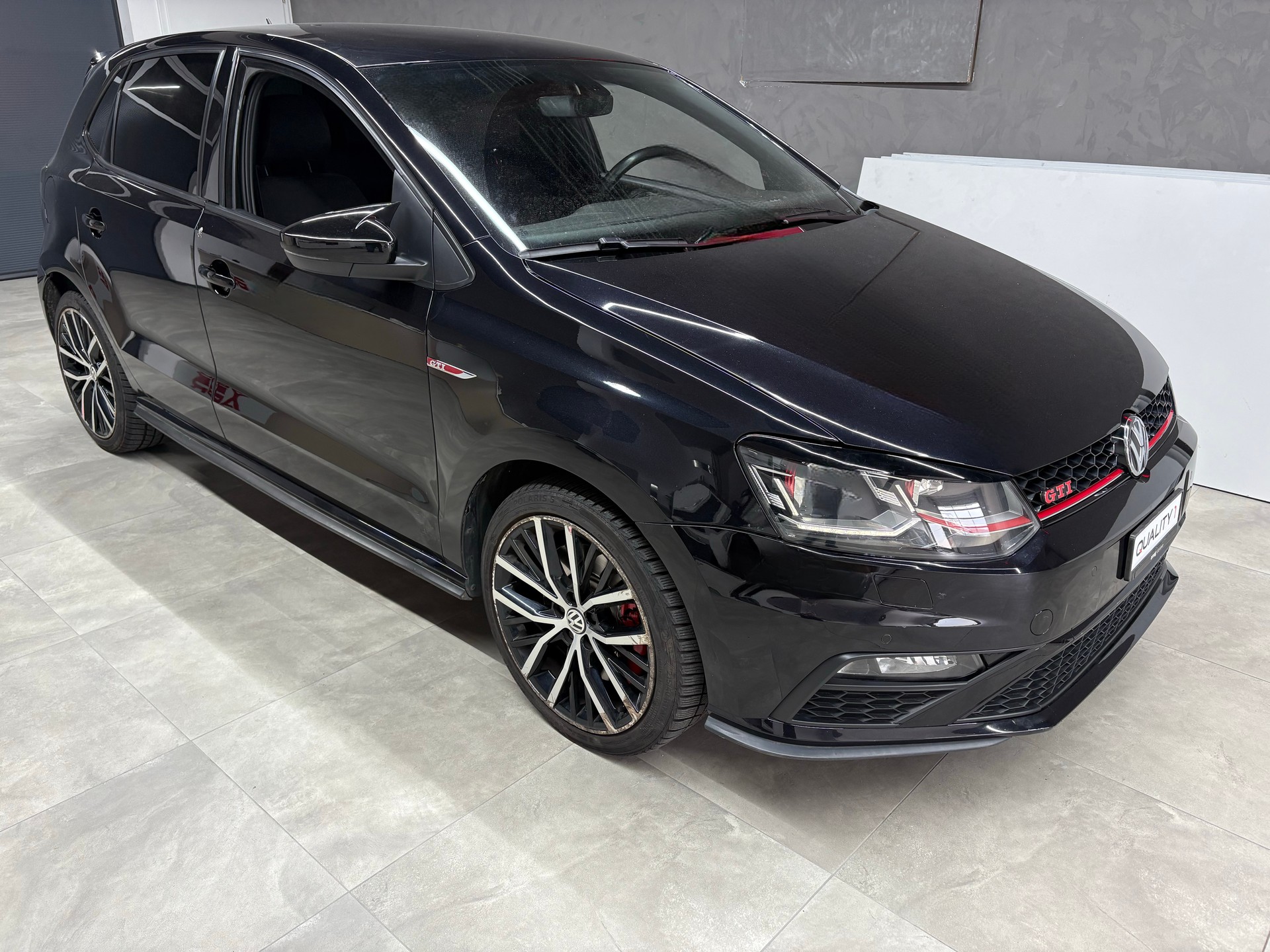 VW Polo 1.8 TSI GTI-image-1