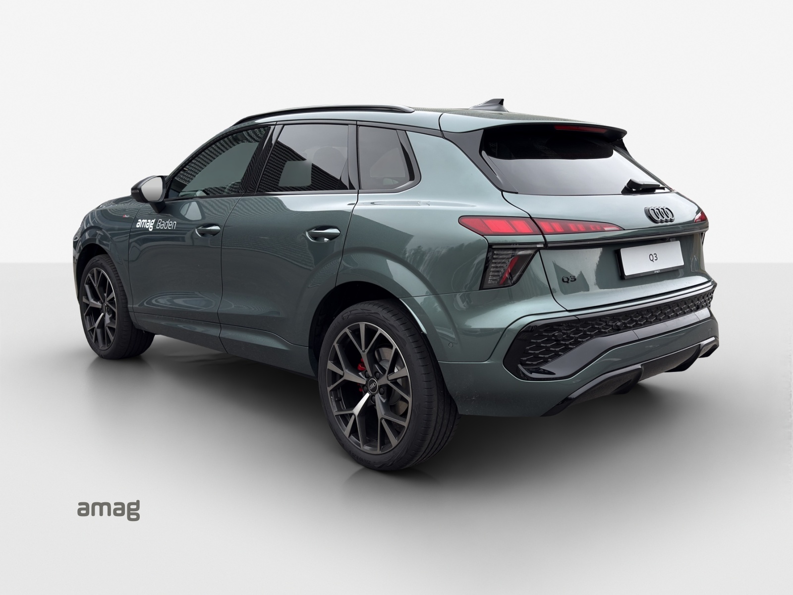 AUDI Q3 SUV 110 kW TFSI S tronic-image-2