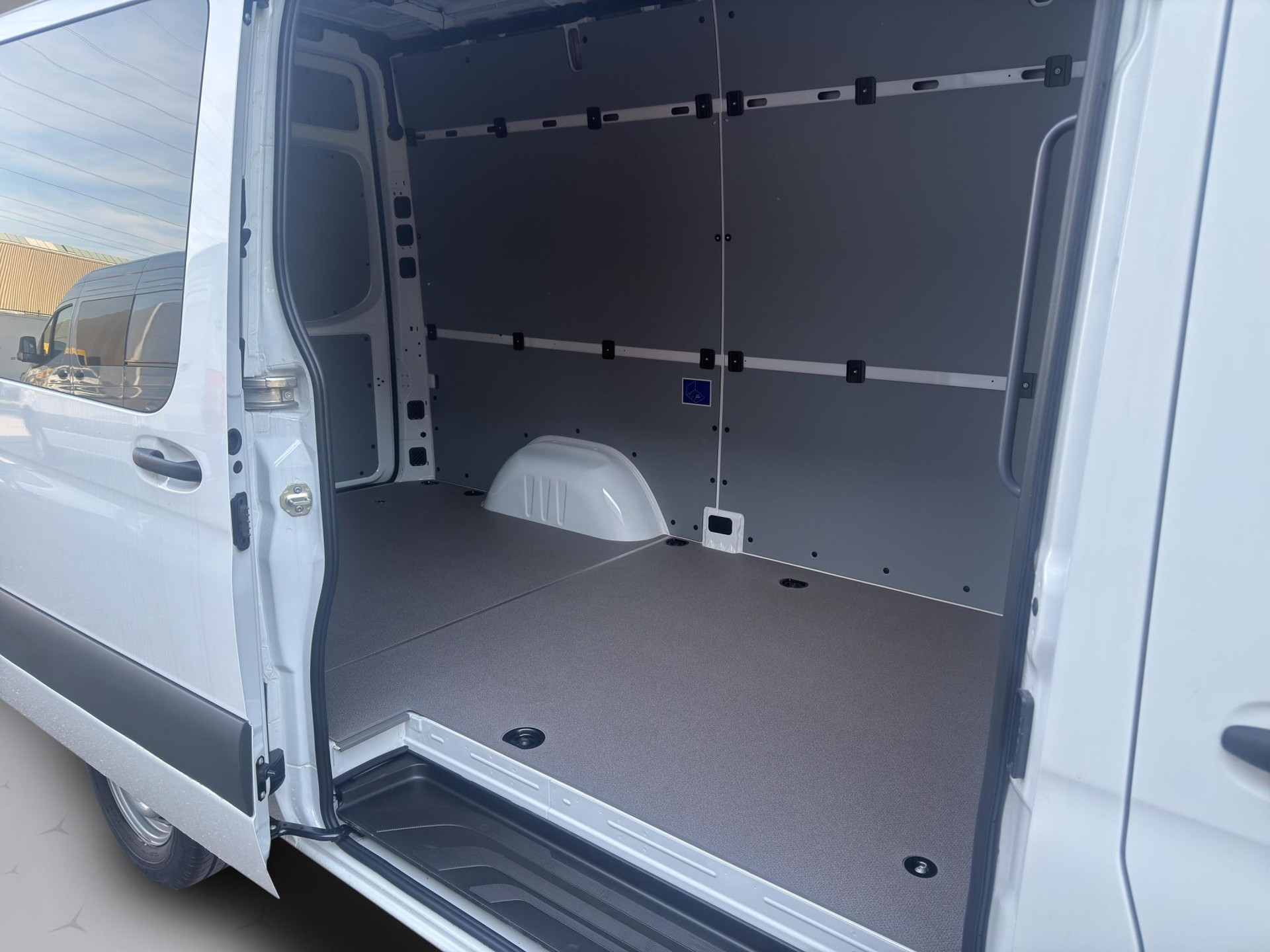 MERCEDES-BENZ Sprinter 317 Kaw. 3665 S 2.0 CDI 170 Pro-image-10