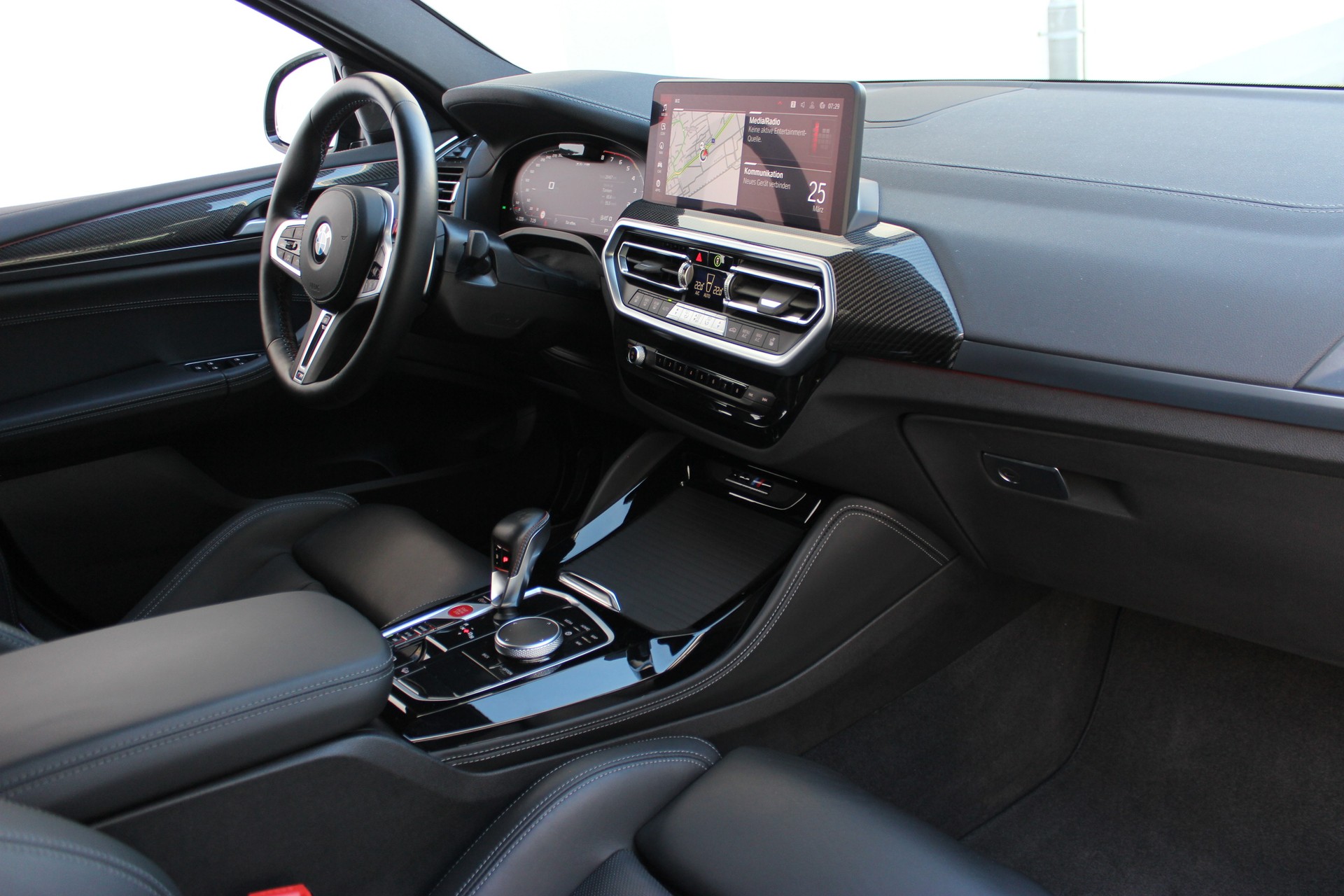 BMW X4M xDrive M Competition-showroom-element-1