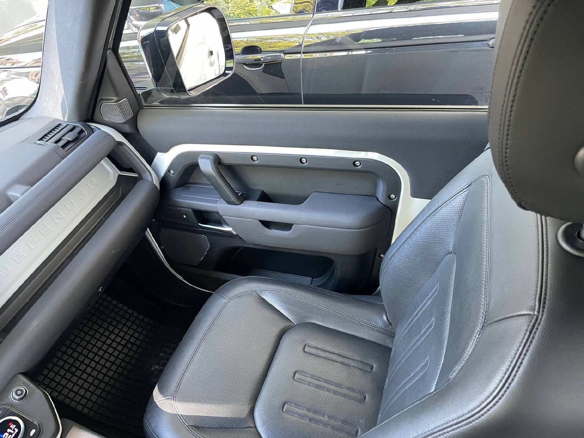 LAND ROVER Defender 90 3.0 D I6 S-image-14