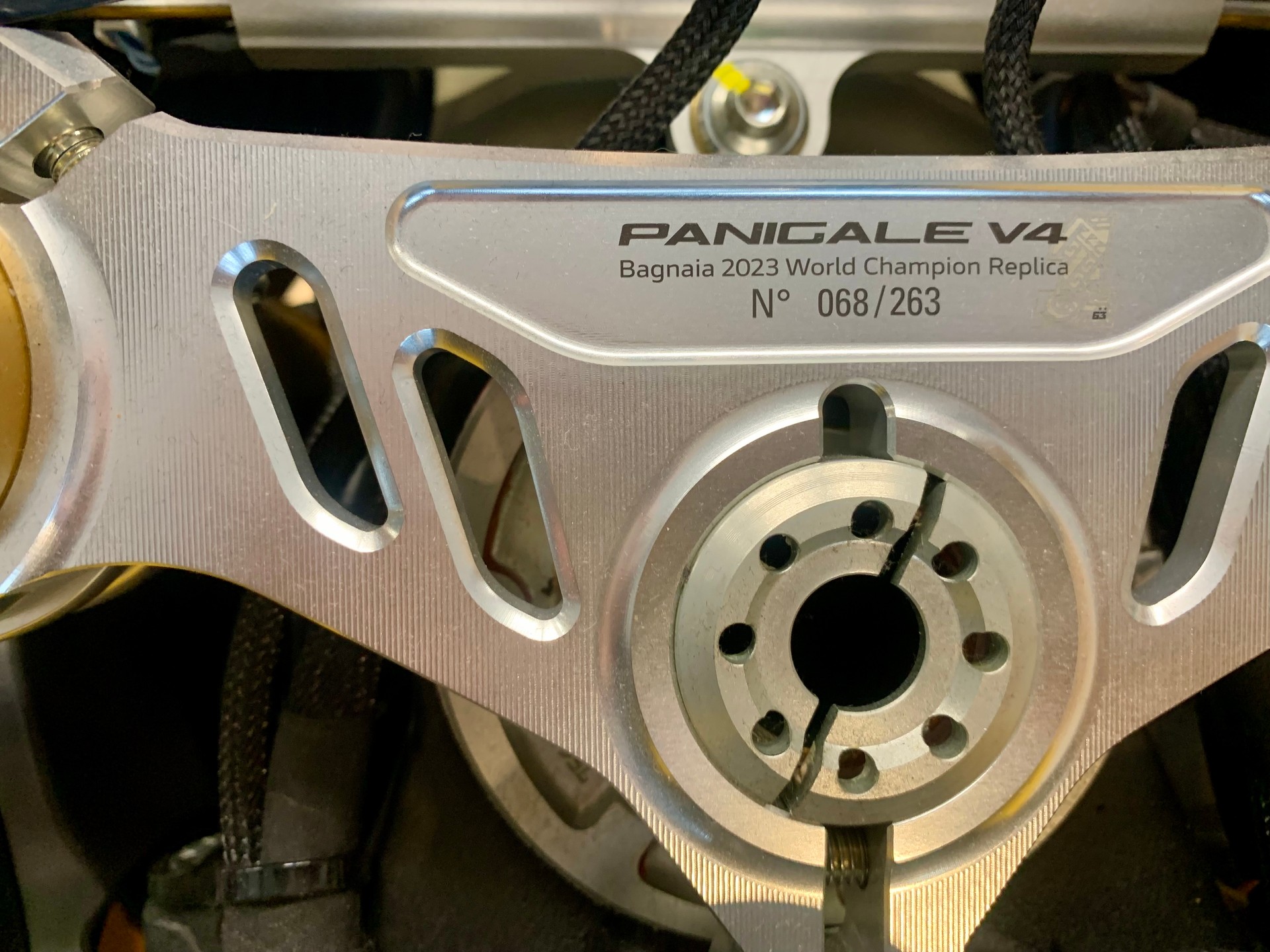 DUCATI Panigale V4 ABS 2023 Racing Replica Bagnaia-showroom-element-3
