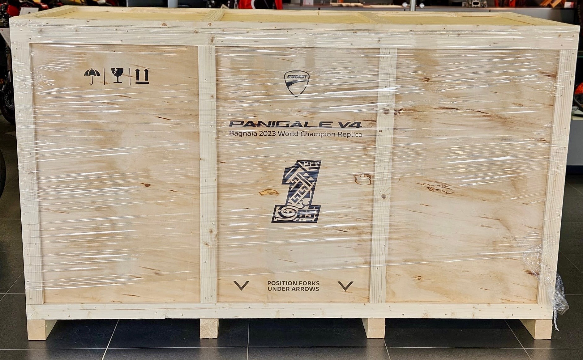 DUCATI Panigale V4 ABS 2023 Racing Replica Bagnaia-showroom-element-1