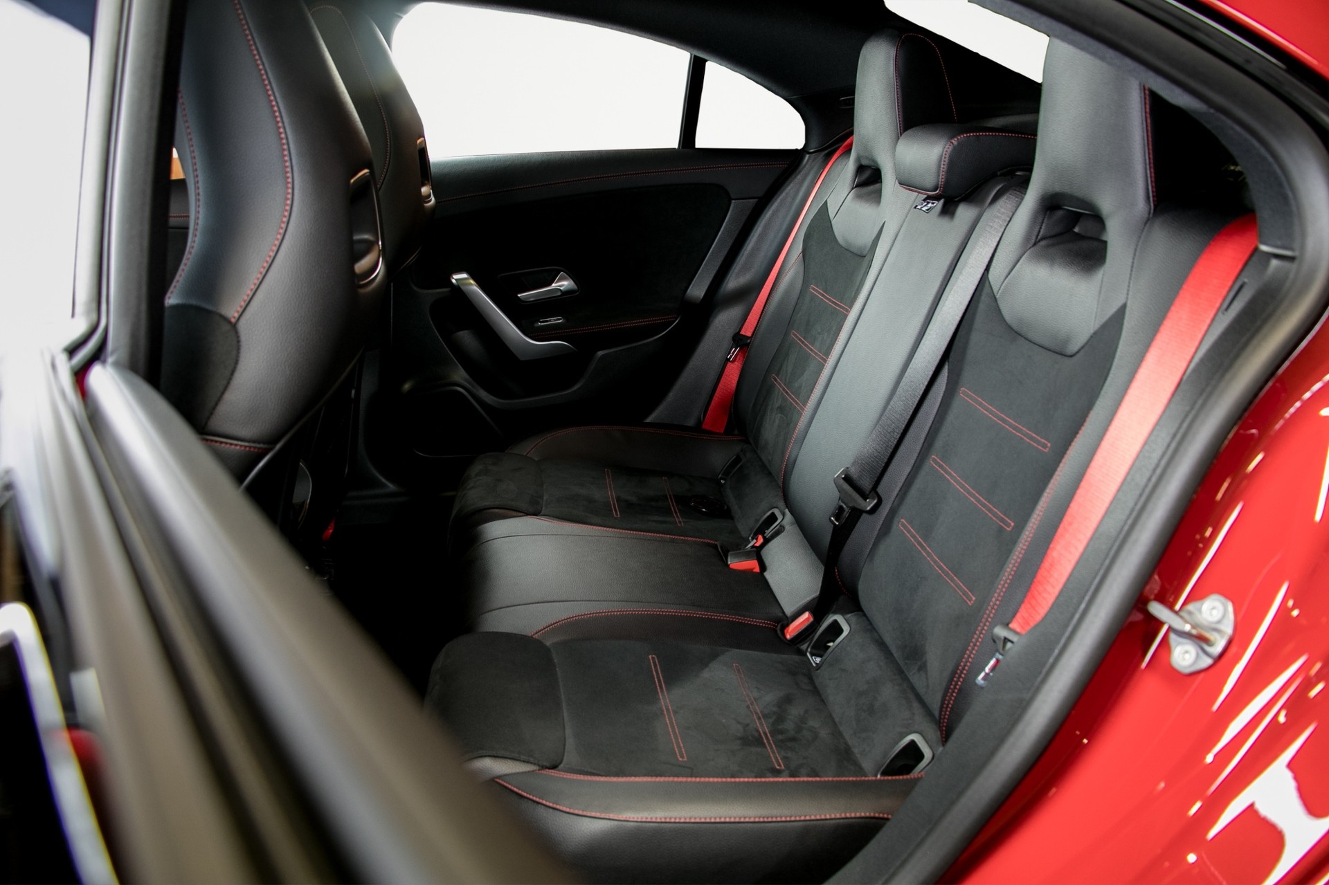 MERCEDES-BENZ CLA 35 AMG 4Matic 7G-DCT-image-8
