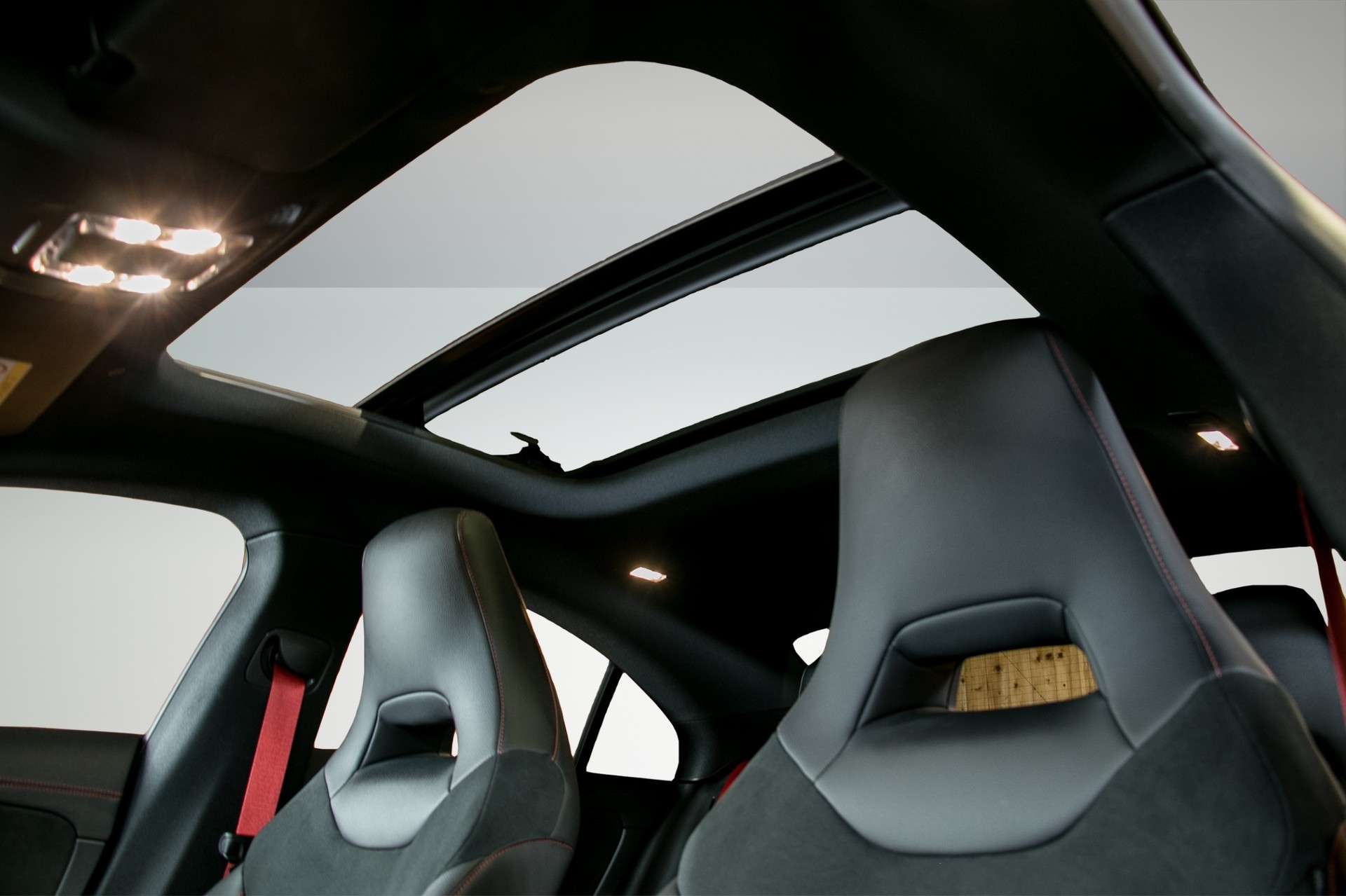 MERCEDES-BENZ CLA 35 AMG 4Matic 7G-DCT-image-9
