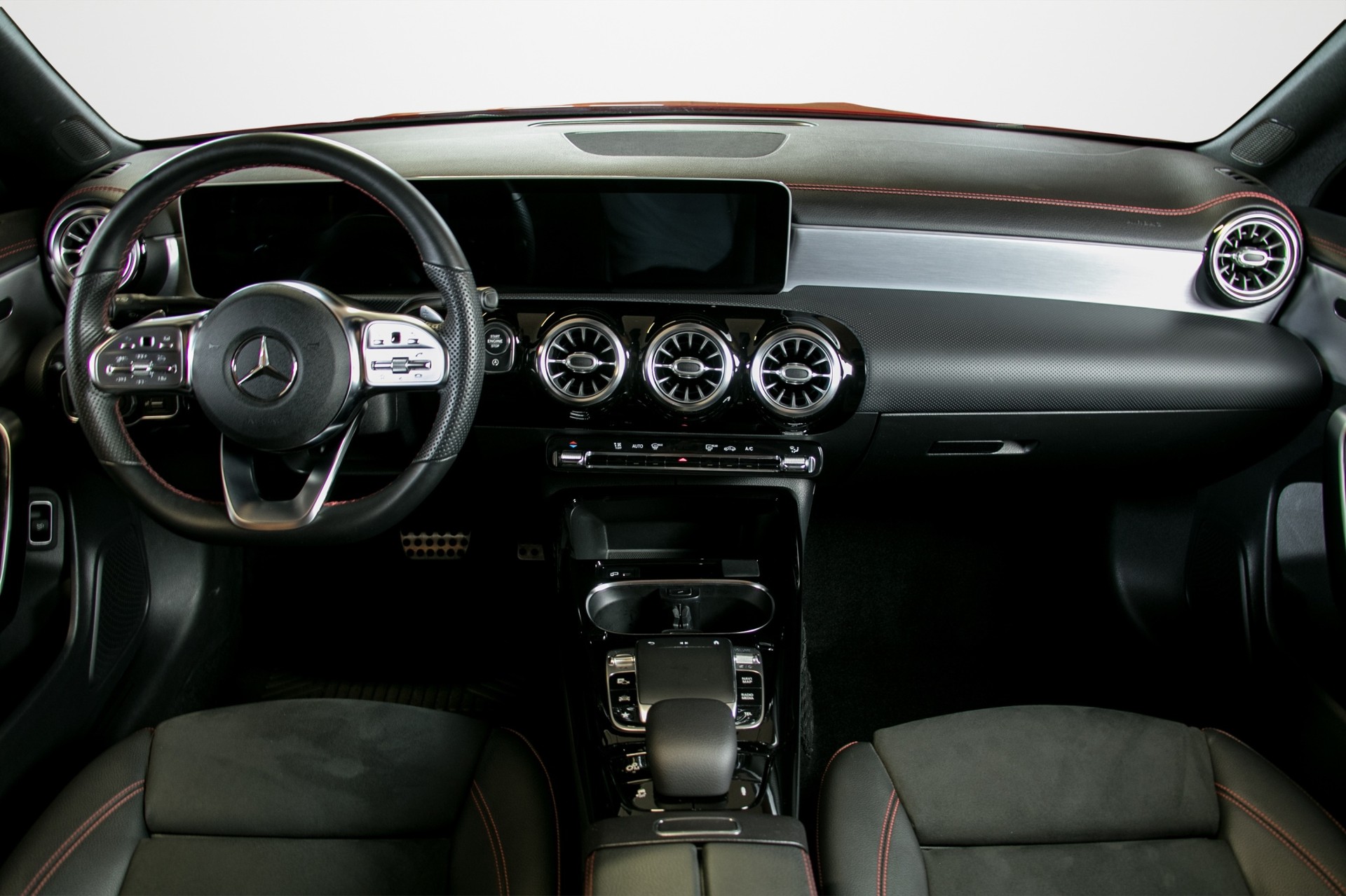 MERCEDES-BENZ CLA 35 AMG 4Matic 7G-DCT-image-2