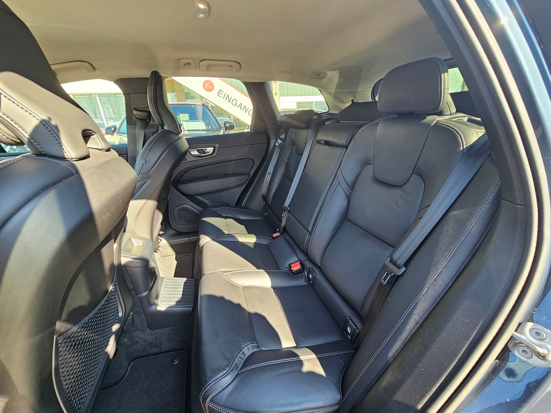VOLVO XC60 2.0 T6 TE Plus Dark eAWD-image-15