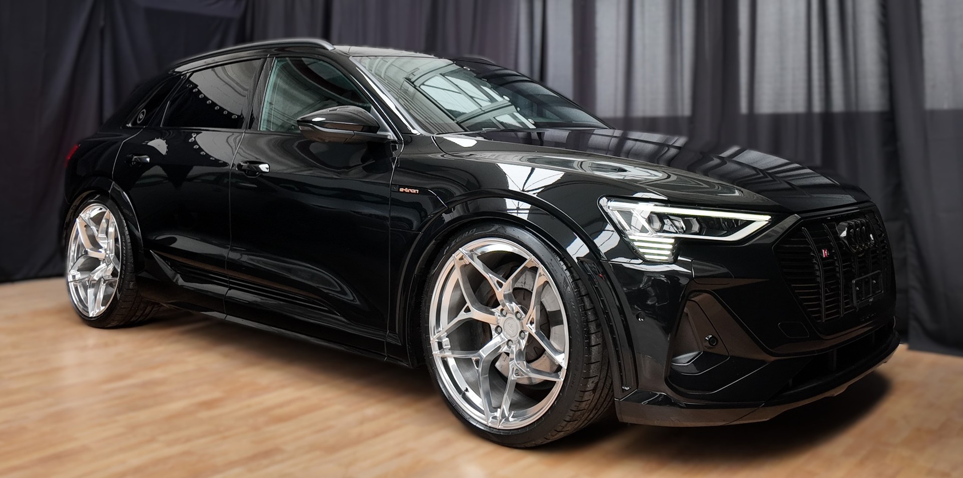 AUDI e-tron S quattro-image-2
