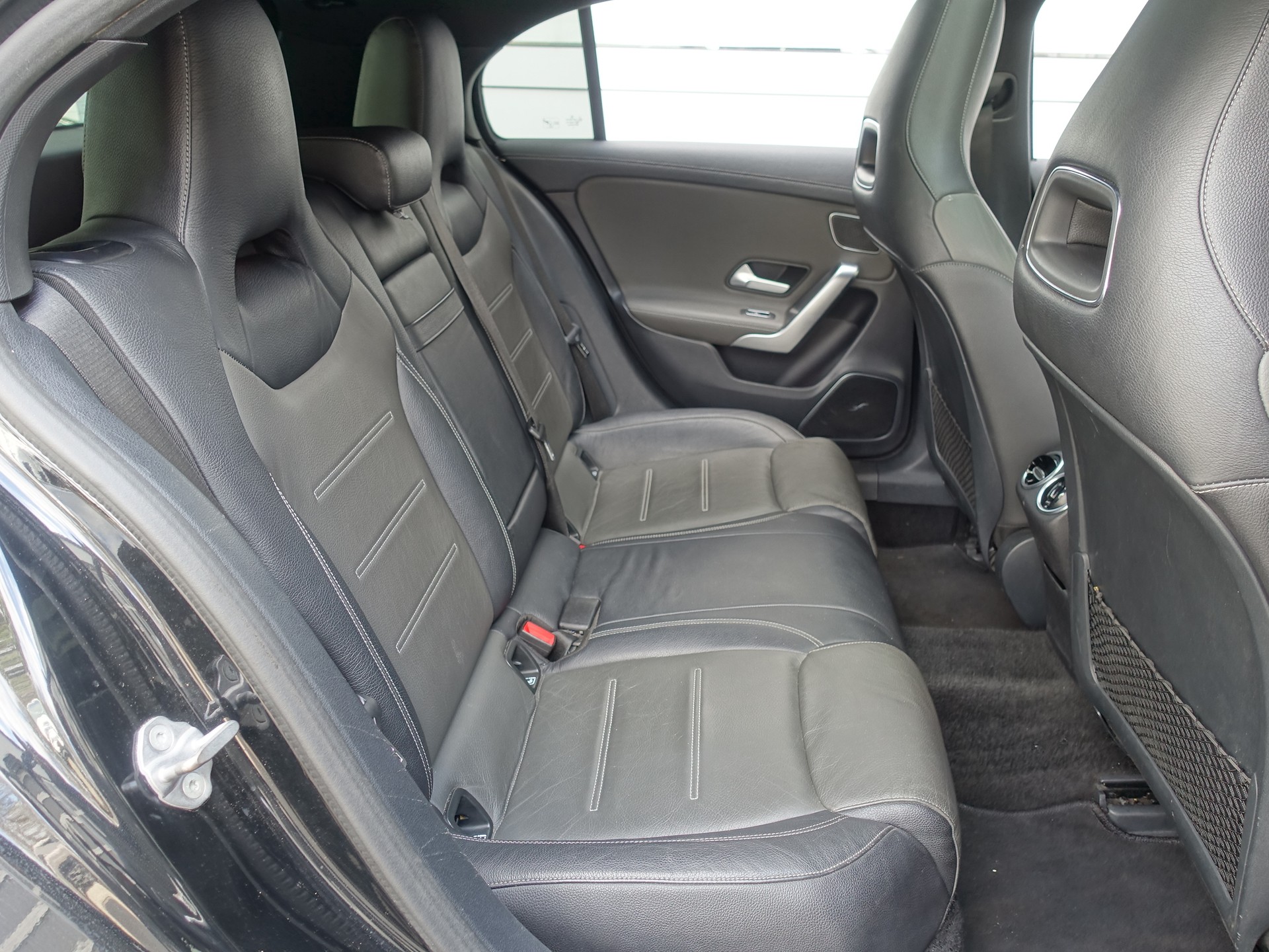 MERCEDES-BENZ A 250 Progressive 7G-DCT-image-12