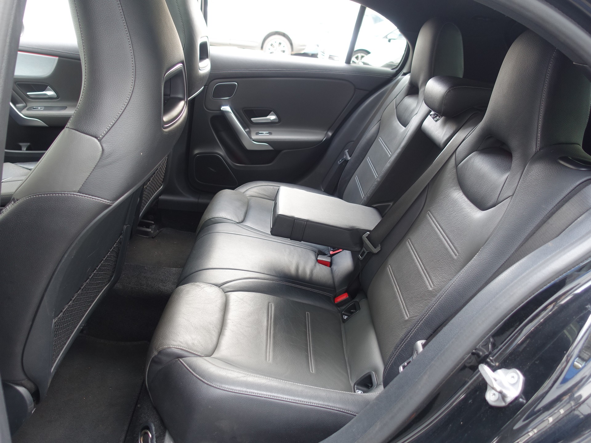 MERCEDES-BENZ A 250 Progressive 7G-DCT-image-13