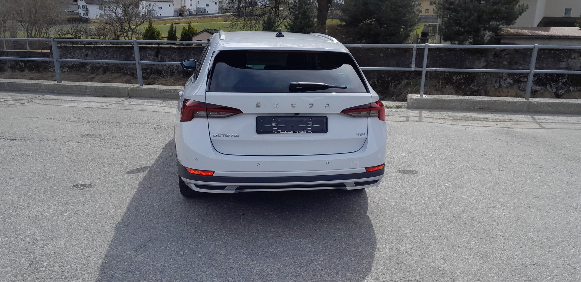 SKODA Octavia Combi 2.0 TDI DSG Scout 4x4-image-6