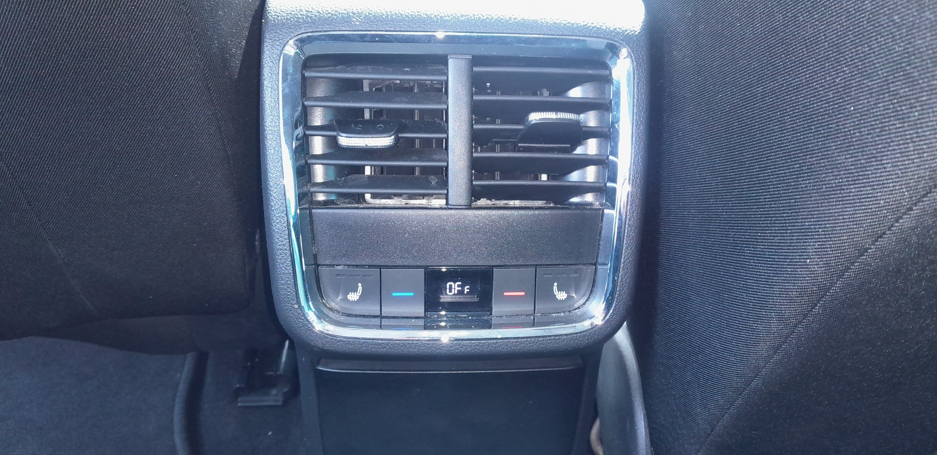 SKODA Octavia Combi 2.0 TDI DSG Scout 4x4-image-15
