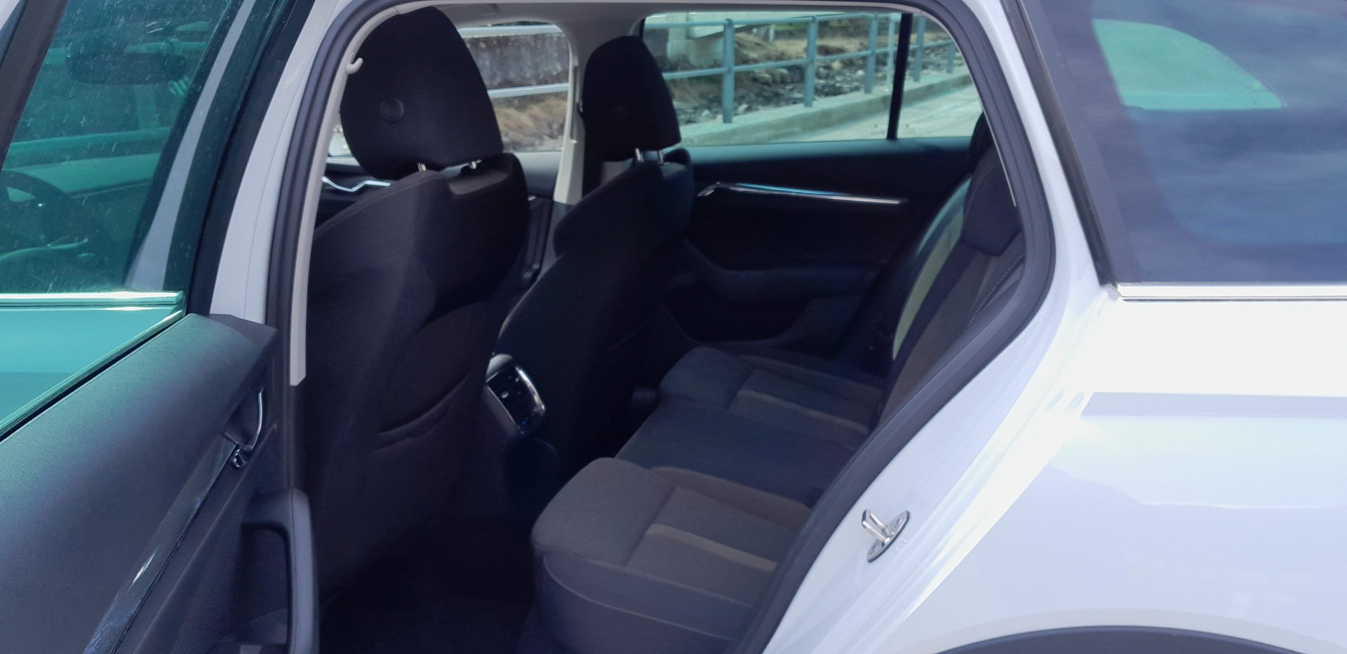 SKODA Octavia Combi 2.0 TDI DSG Scout 4x4-image-11