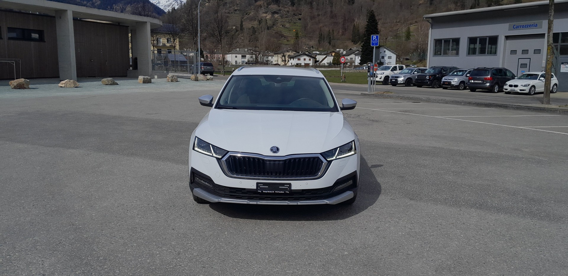SKODA Octavia Combi 2.0 TDI DSG Scout 4x4-image-1