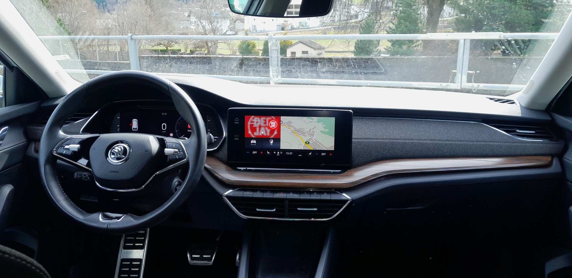 SKODA Octavia Combi 2.0 TDI DSG Scout 4x4-image-8
