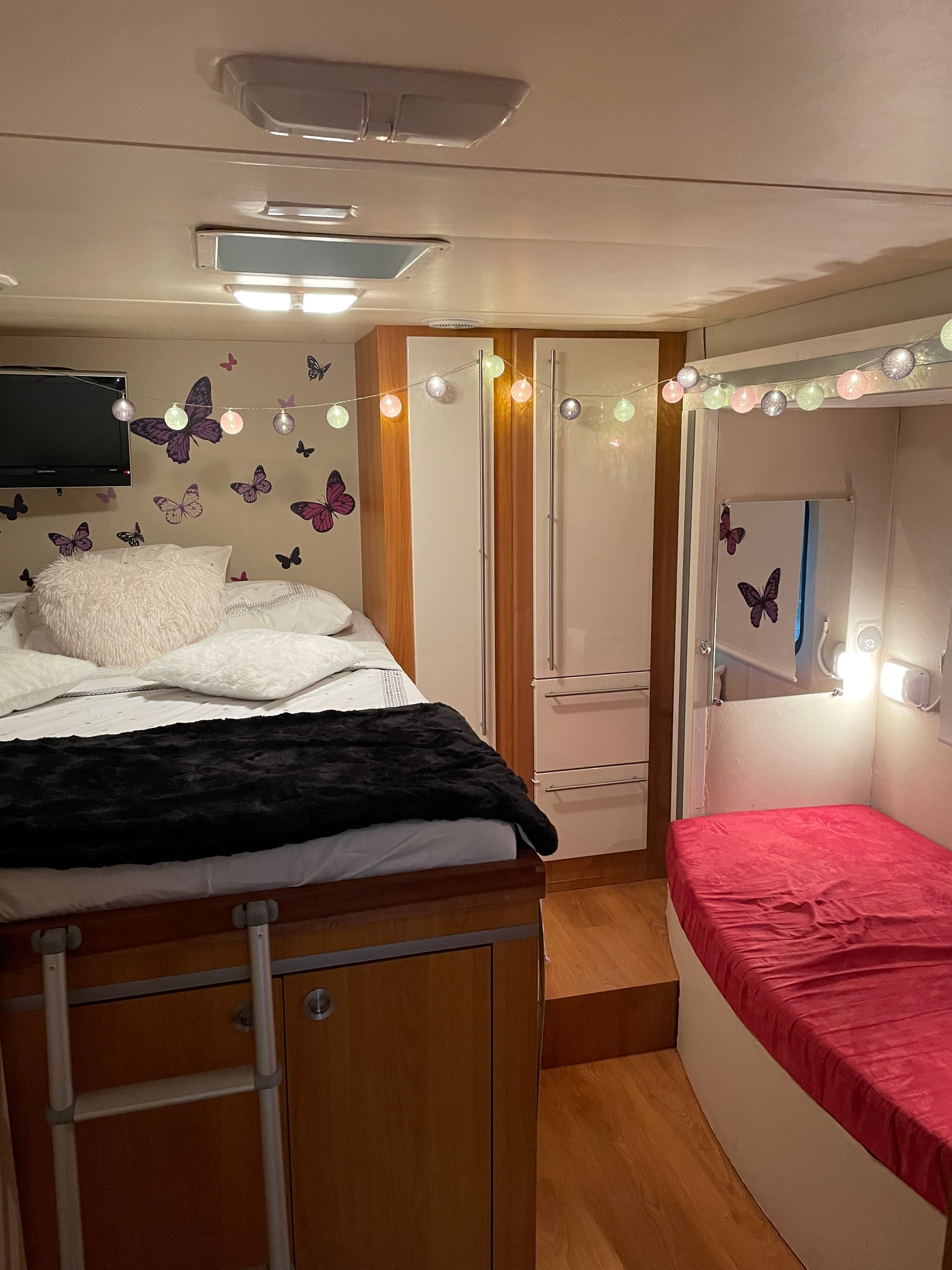 HOLIDAY RAMBLER-image-2
