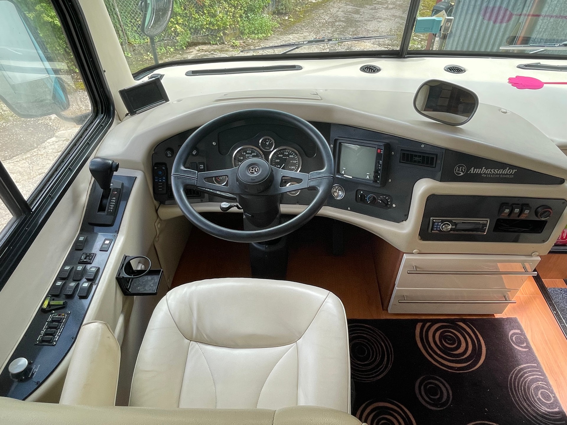 HOLIDAY RAMBLER-image-4
