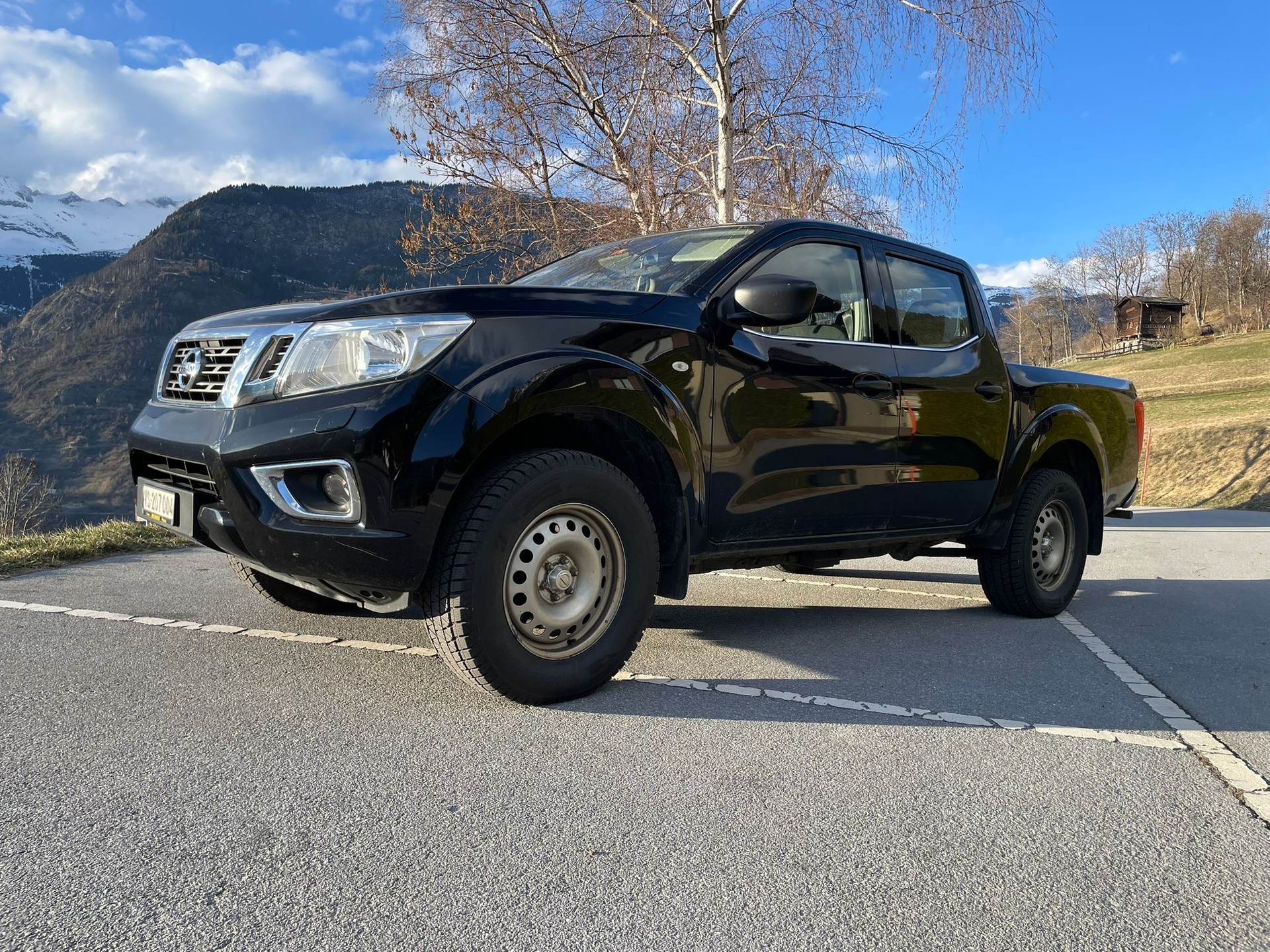 NISSAN NAVARA-image-1