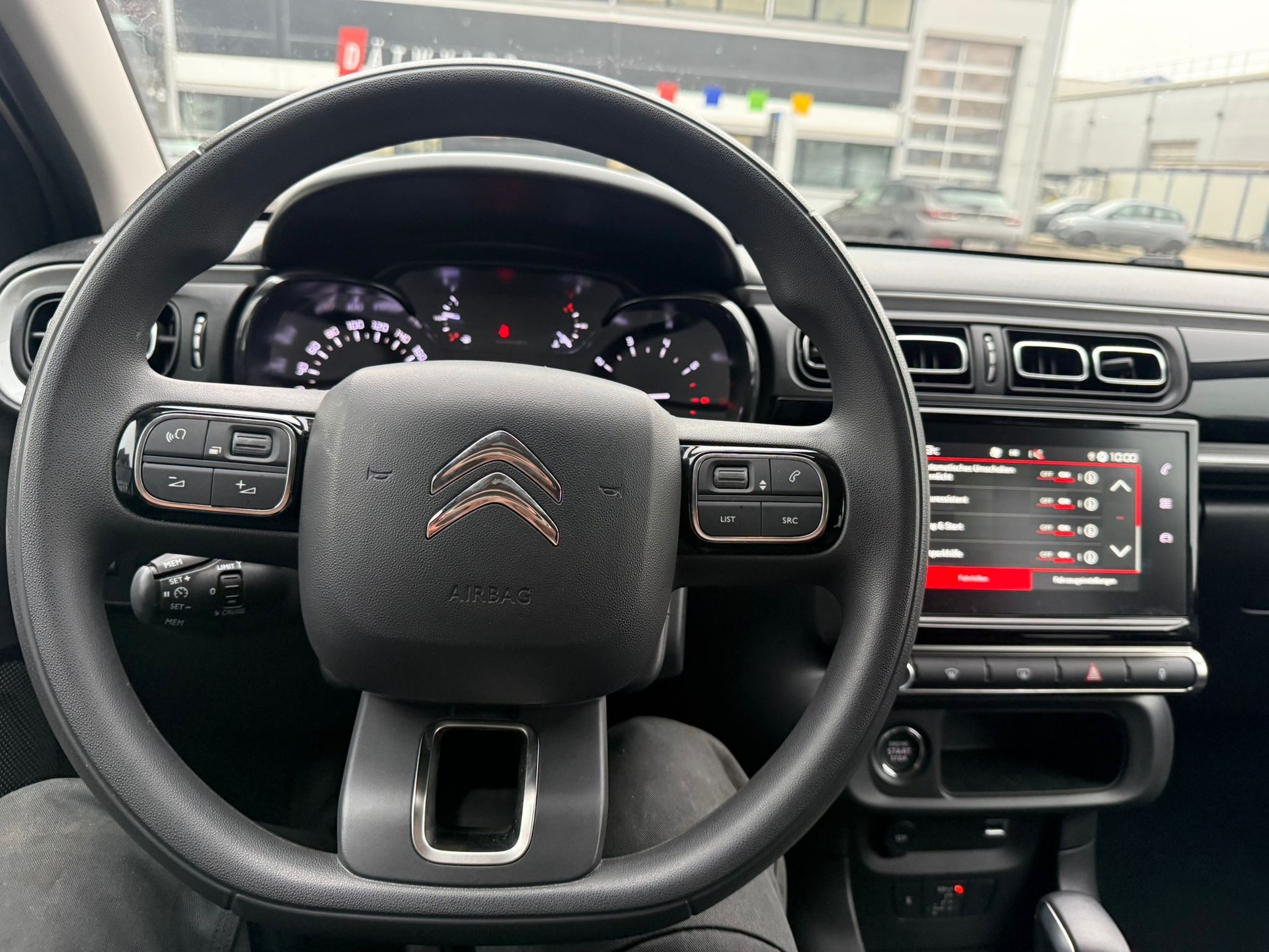 CITROEN C3 1.2i PureTech Elle EAT6-image-24