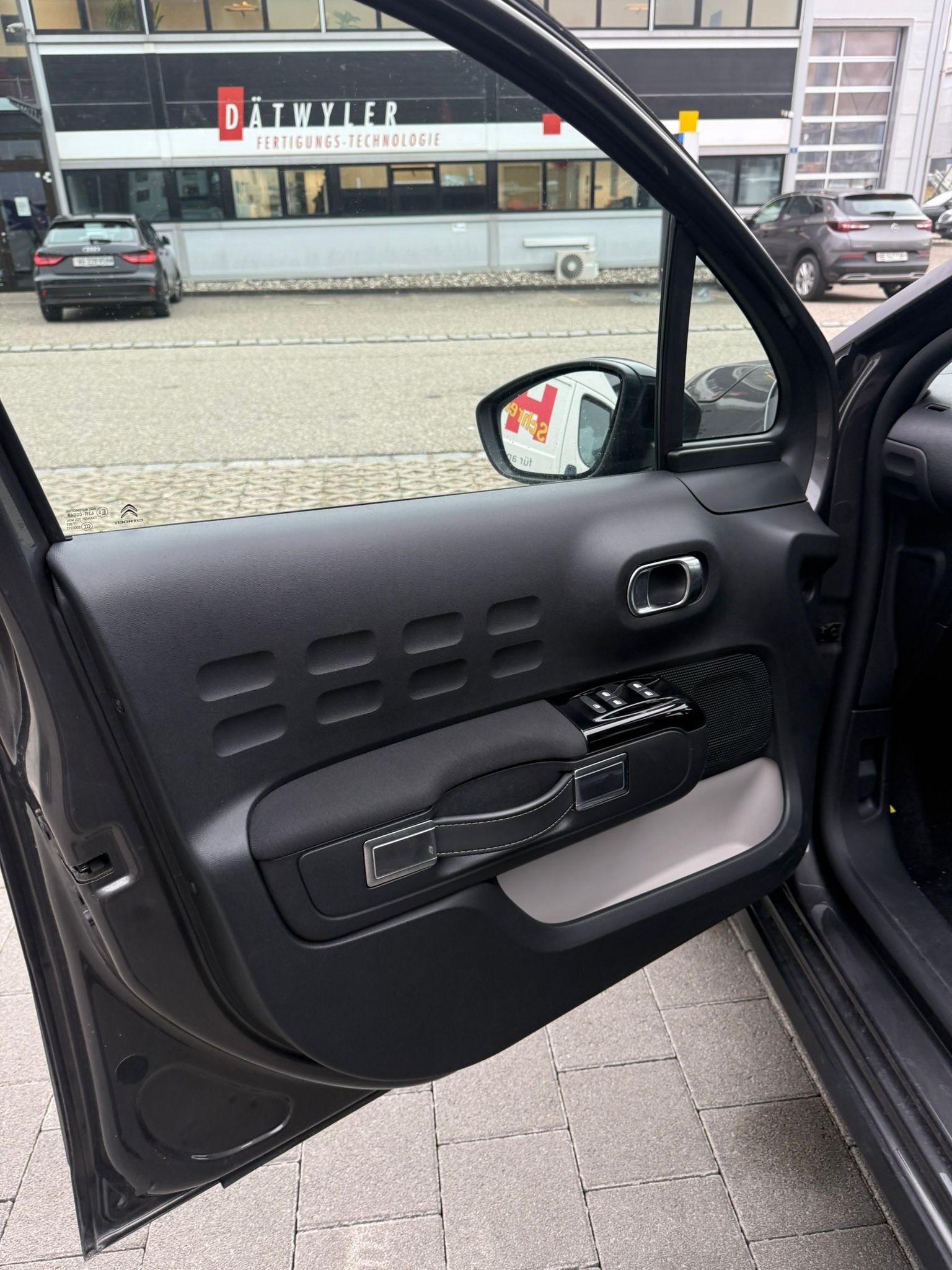 CITROEN C3 1.2i PureTech Elle EAT6-image-20