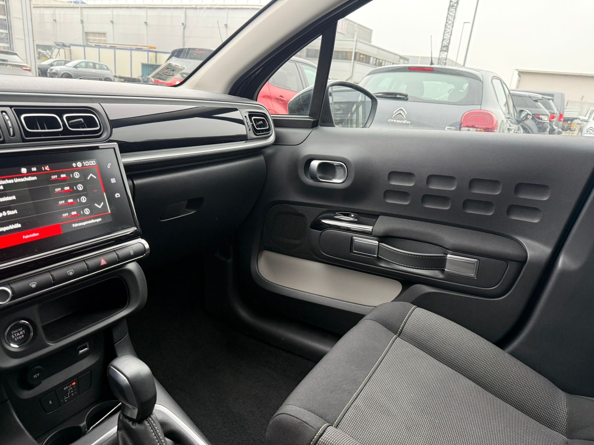 CITROEN C3 1.2i PureTech Elle EAT6-image-19