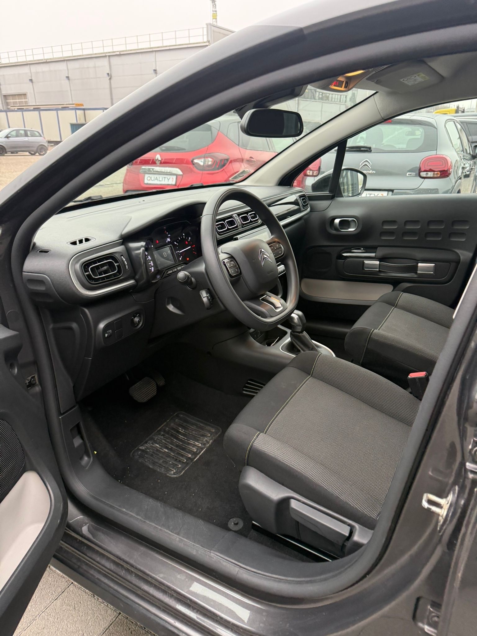 CITROEN C3 1.2i PureTech Elle EAT6-image-12