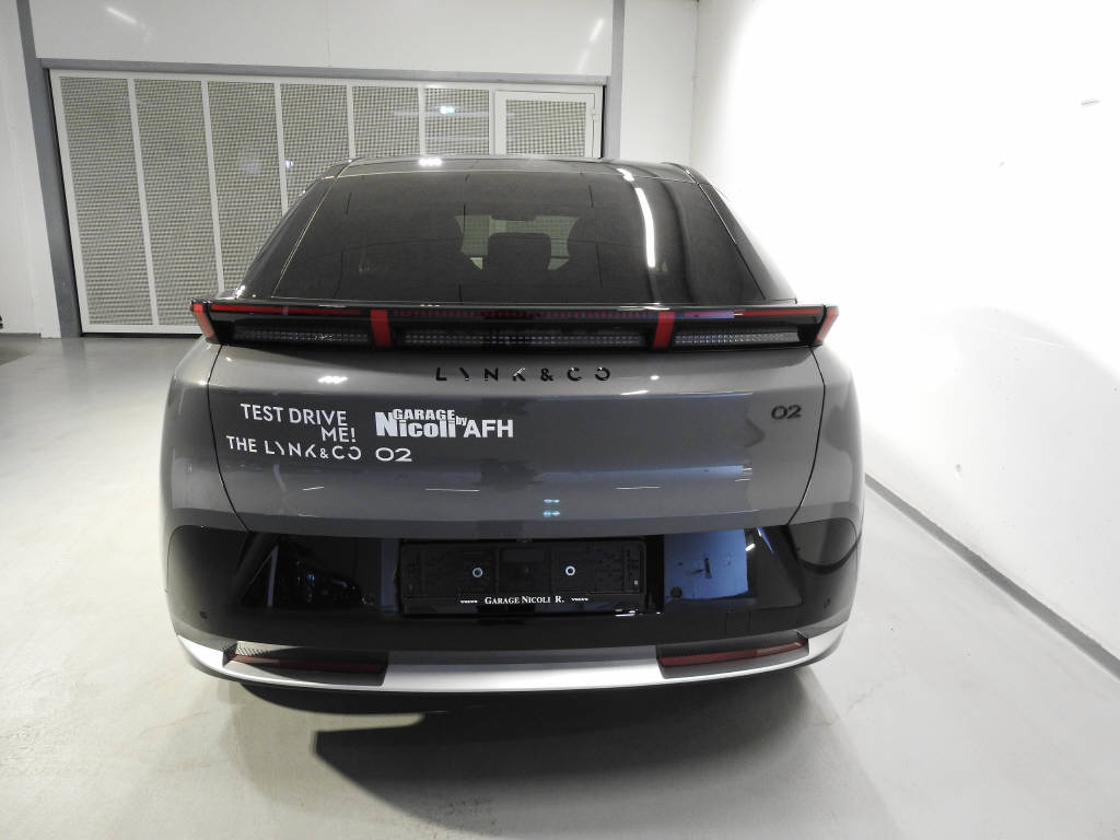 LYNK & CO 02-image-14
