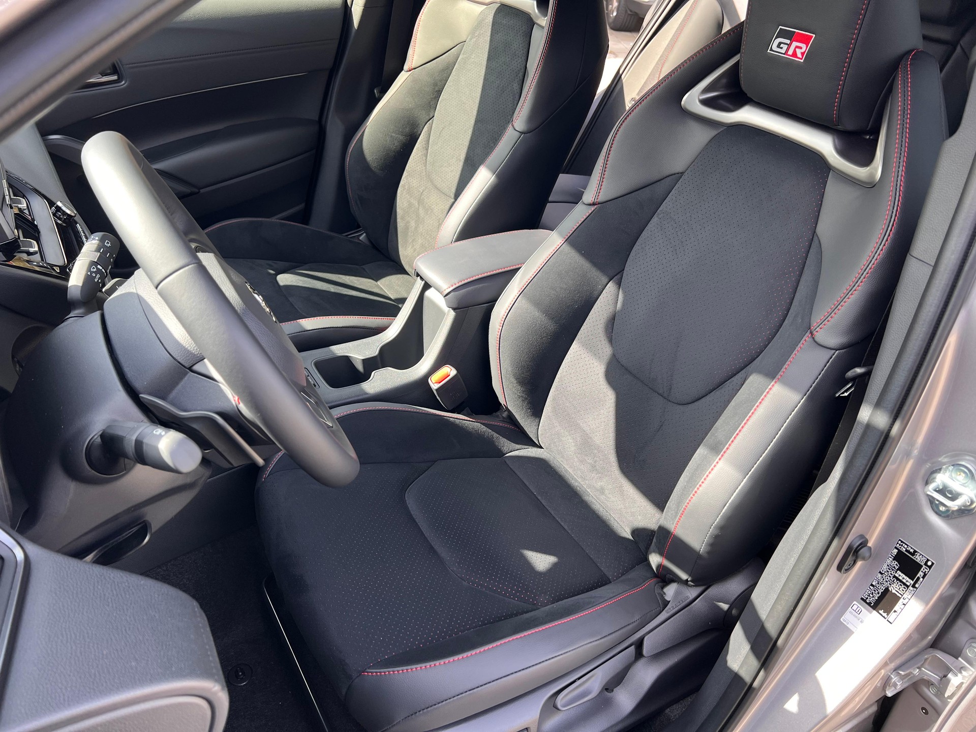 TOYOTA Corolla Cross 2.0 HSD GR Sport AWD-i-image-9