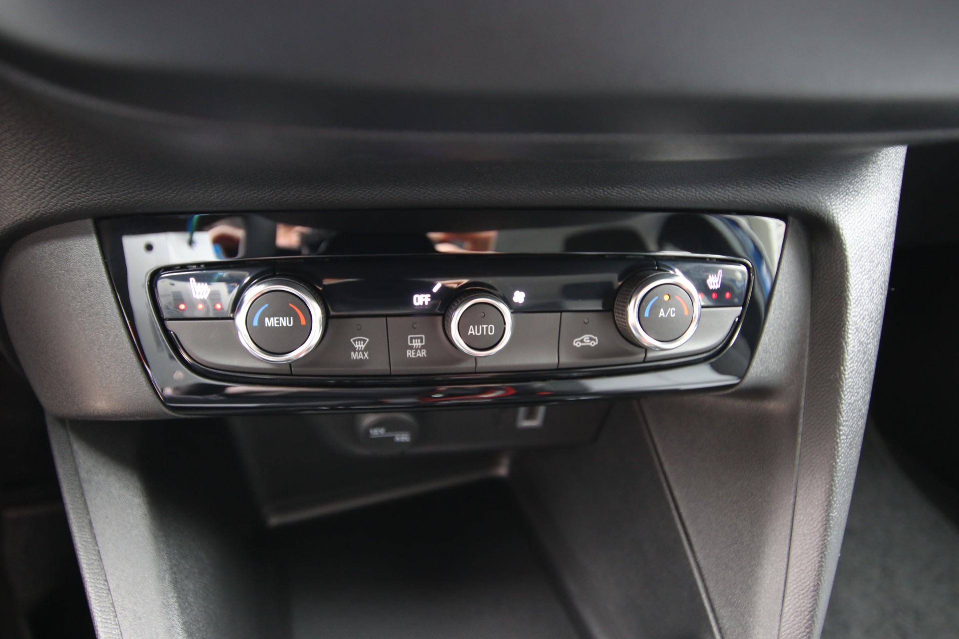 OPEL Corsa e- 50kWh Edition-image-23