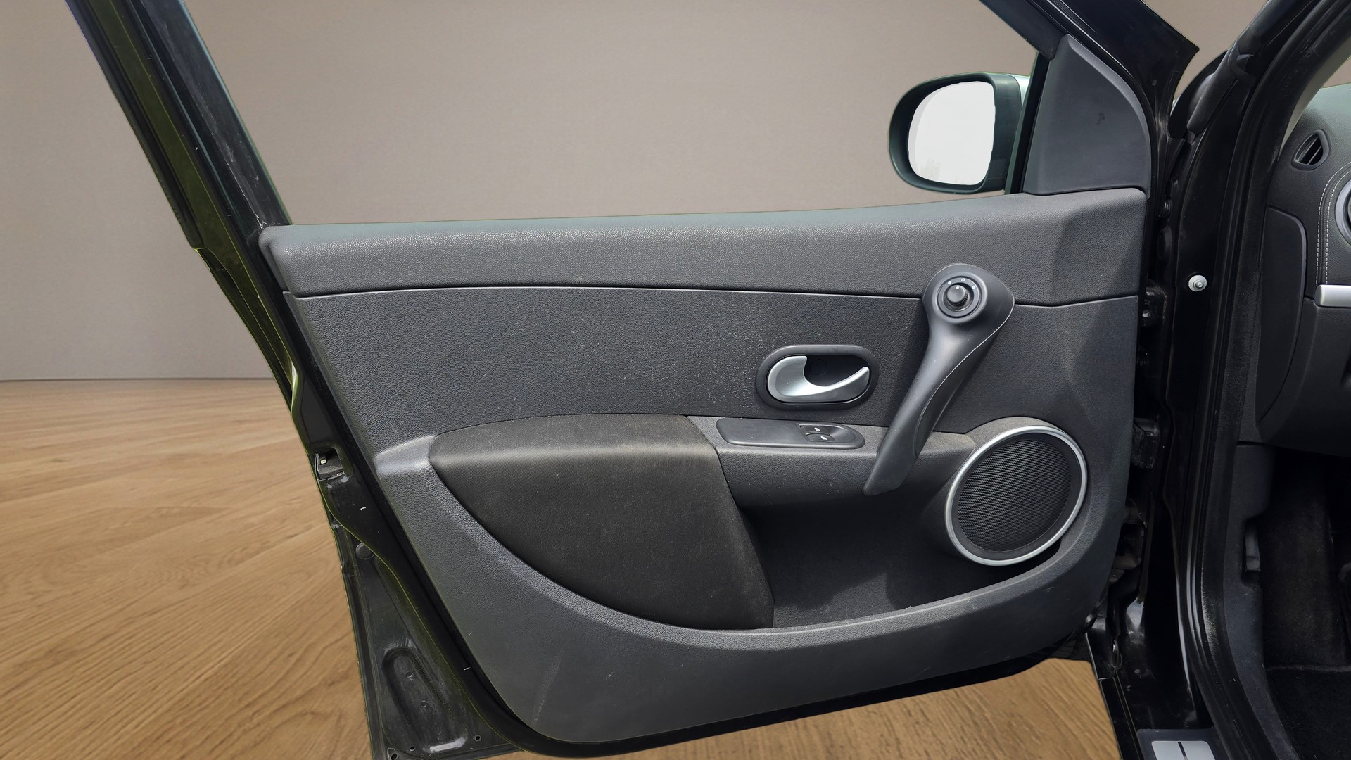 RENAULT Clio Grandtour 1.2 16V Turbo 20th Edition-image-16
