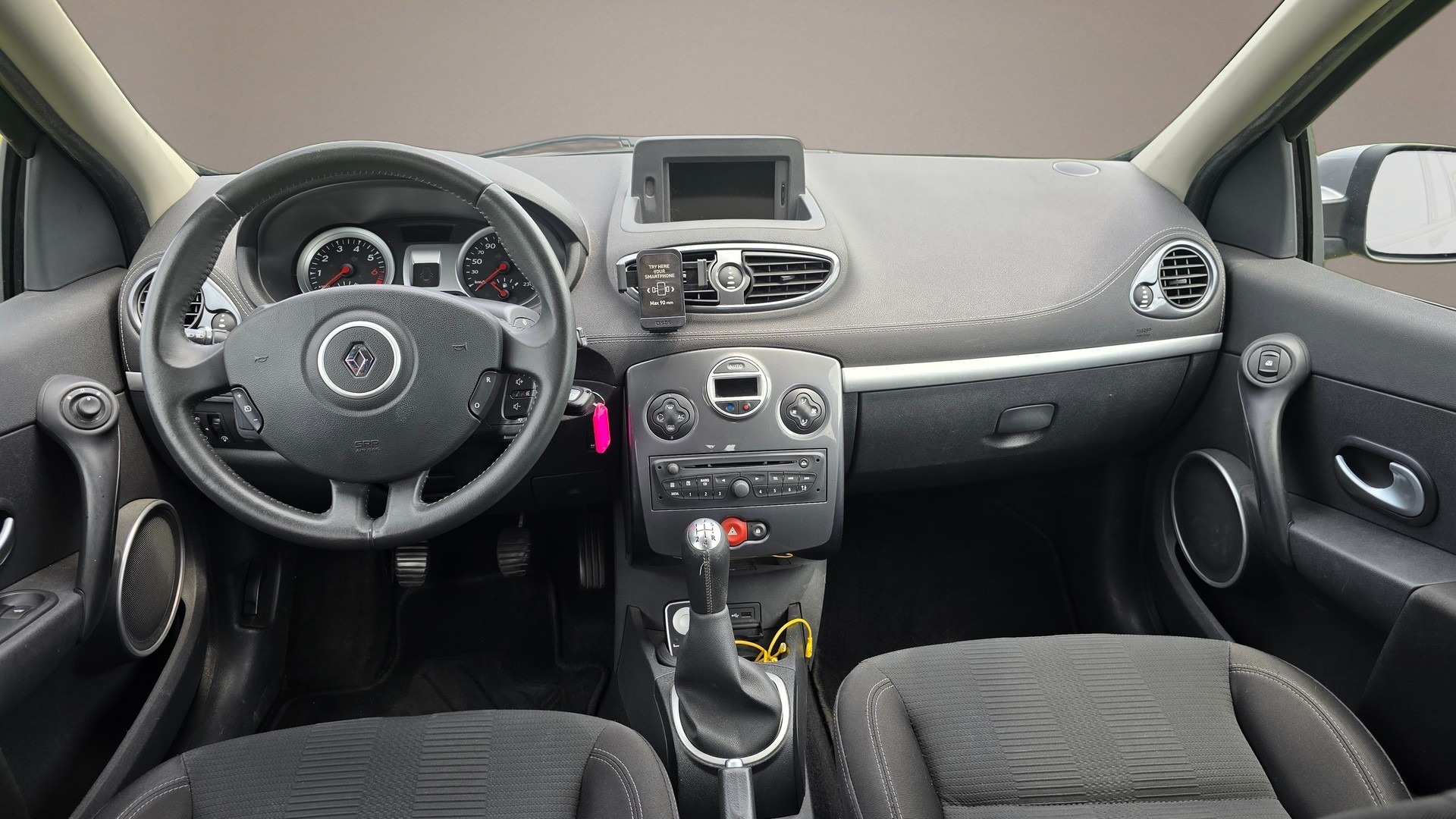 RENAULT Clio Grandtour 1.2 16V Turbo 20th Edition-image-14